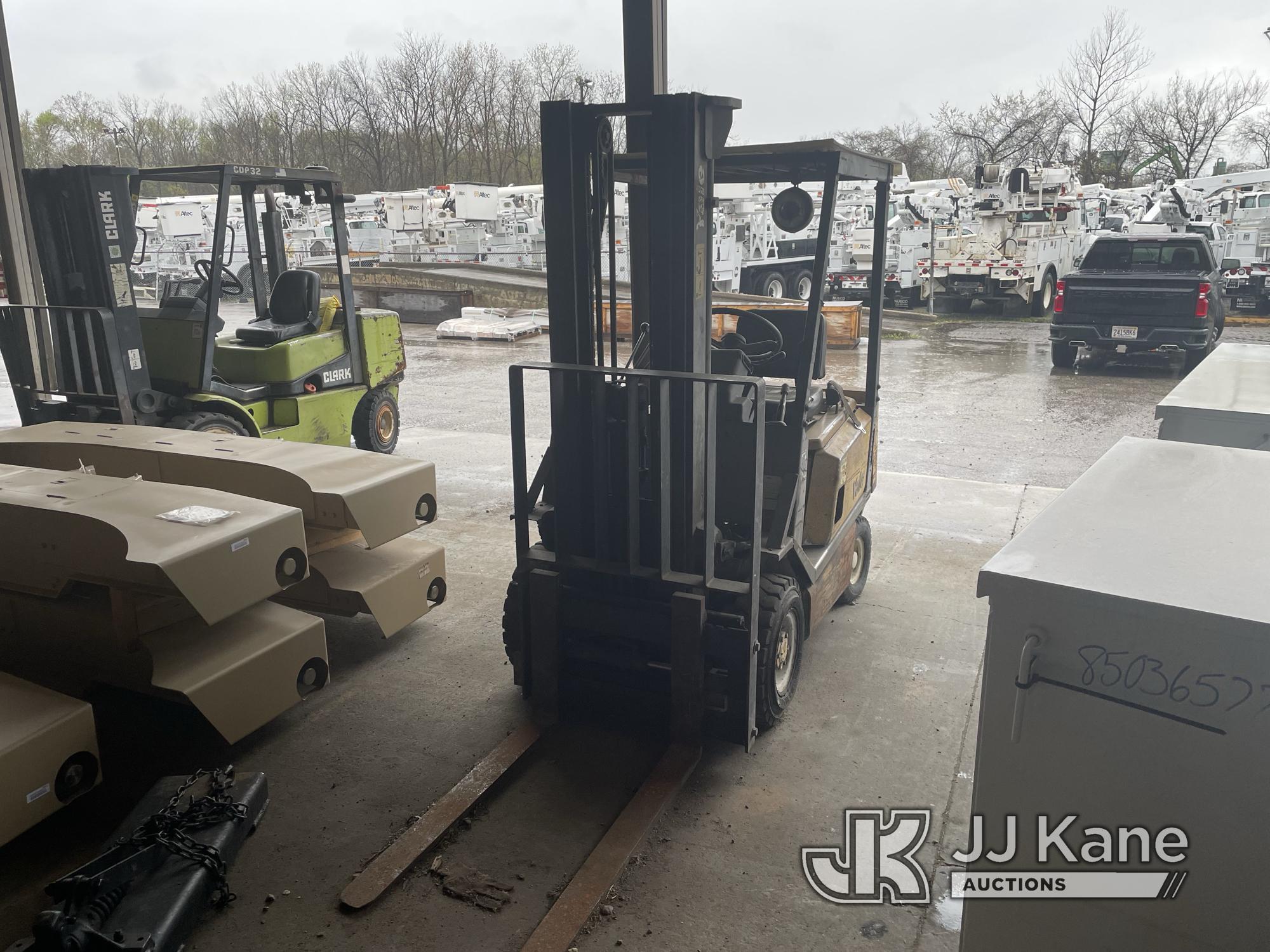 (Birmingham, AL) Yale GP030 Rubber Tired Forklift Not Running, Condition Unknown