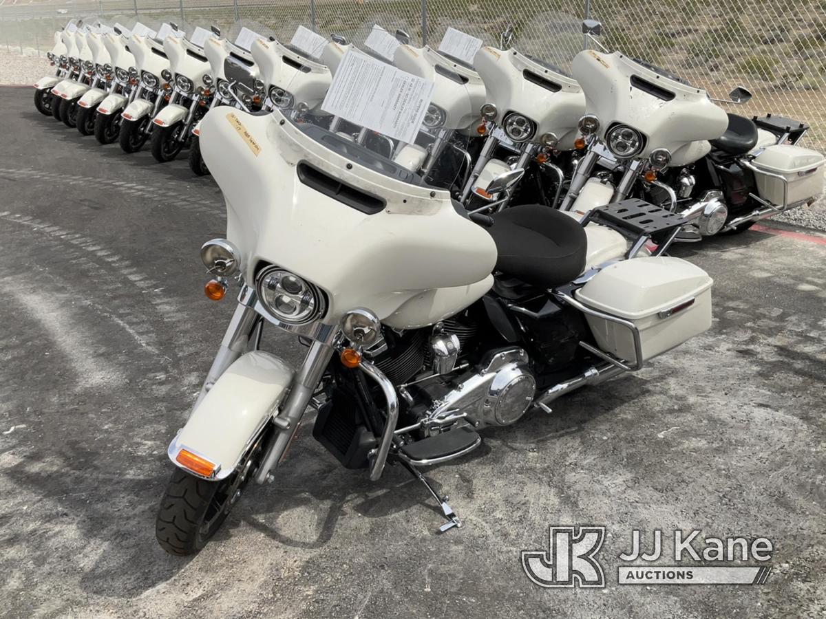 (Las Vegas, NV) 2017 Harley-Davidson FLHTP Police Runs & Moves