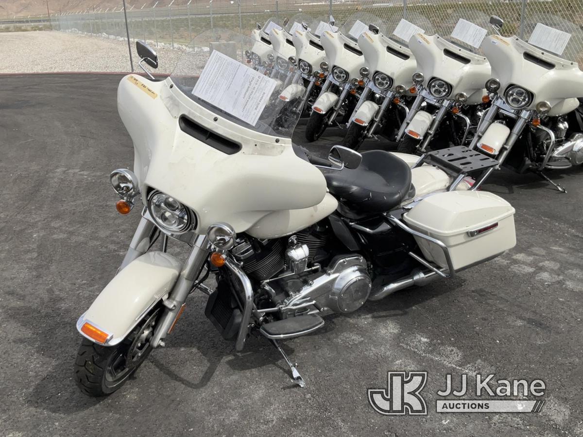 (Las Vegas, NV) 2017 Harley-Davidson FLHTP Police Runs & Moves