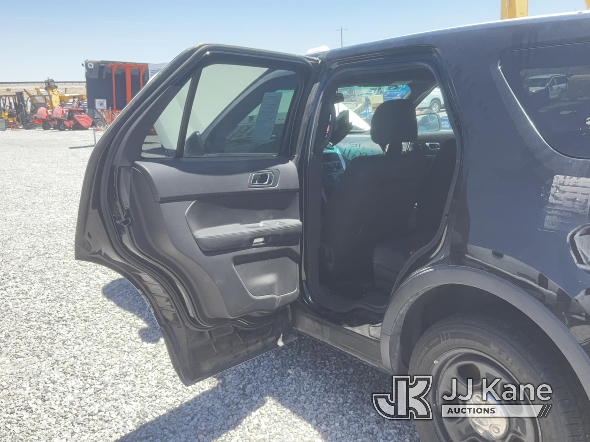 (Las Vegas, NV) 2015 Ford Explorer AWD Police Interceptor Towed In, Wrecked, Missing Parts Will Not