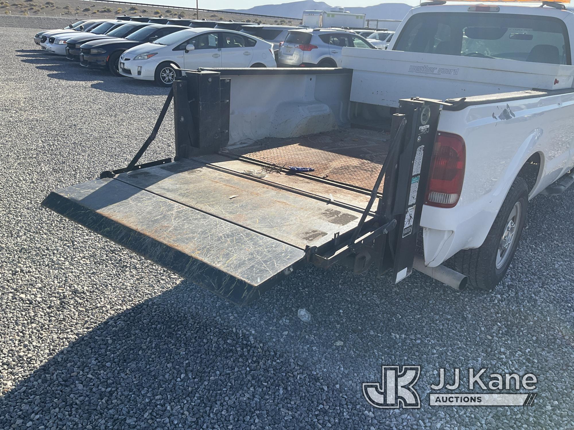 (Las Vegas, NV) 2006 Ford F-250 Pickup ABS Light On, Interior Damage, With Liftgate Jump To Start, R