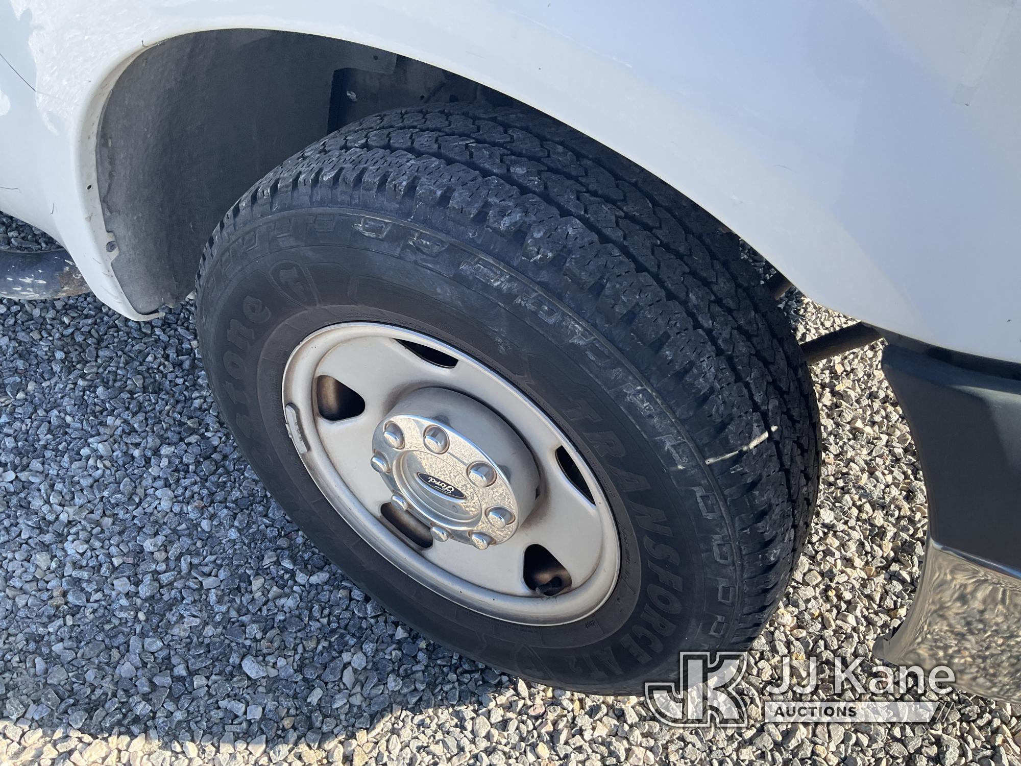 (Las Vegas, NV) 2006 Ford F-250 Pickup ABS Light On, Interior Damage, With Liftgate Jump To Start, R