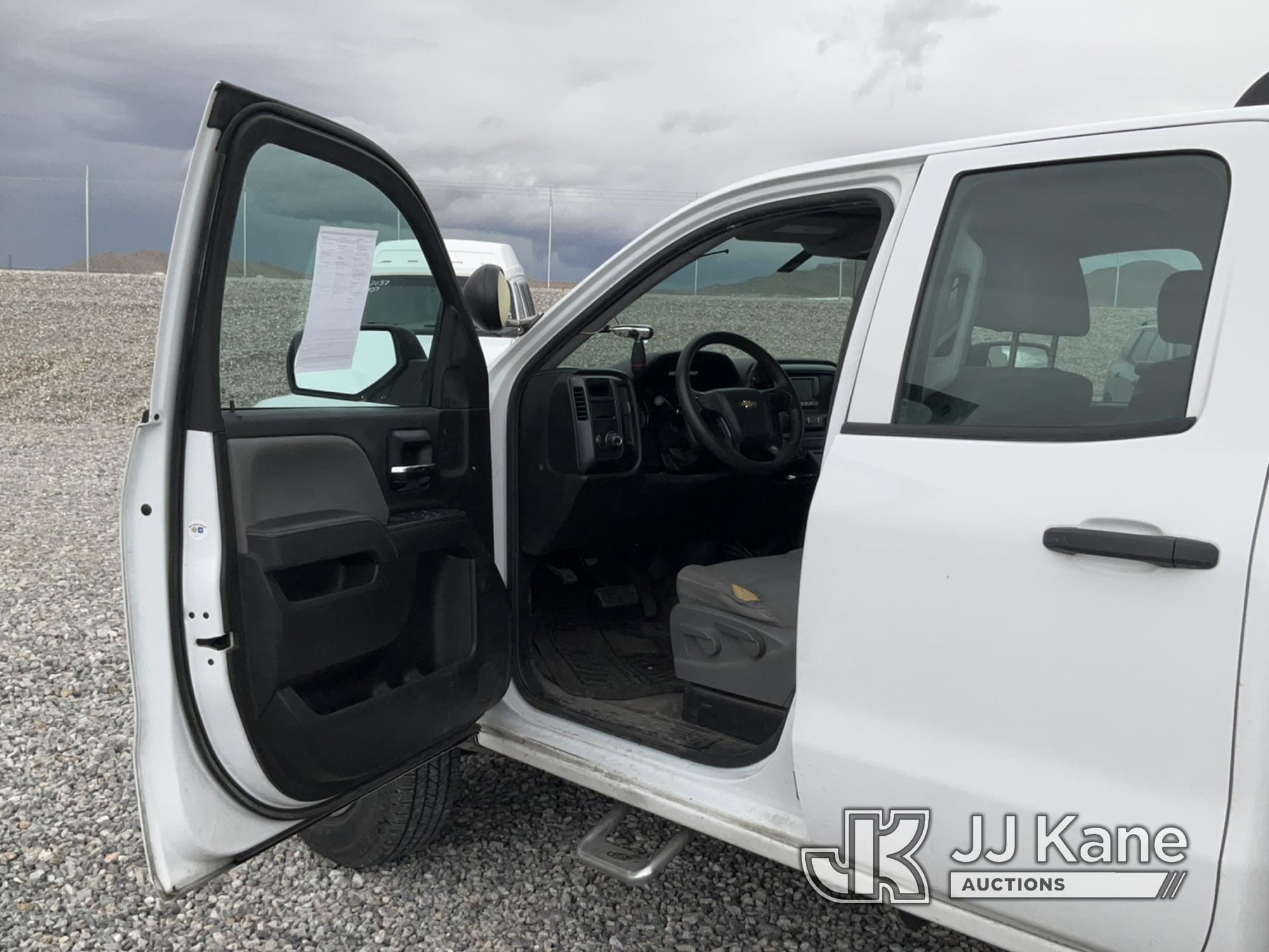 (Las Vegas, NV) 2015 Chevrolet 2500 HD 4x4 Animal Control Box, 4x4 Runs & Moves