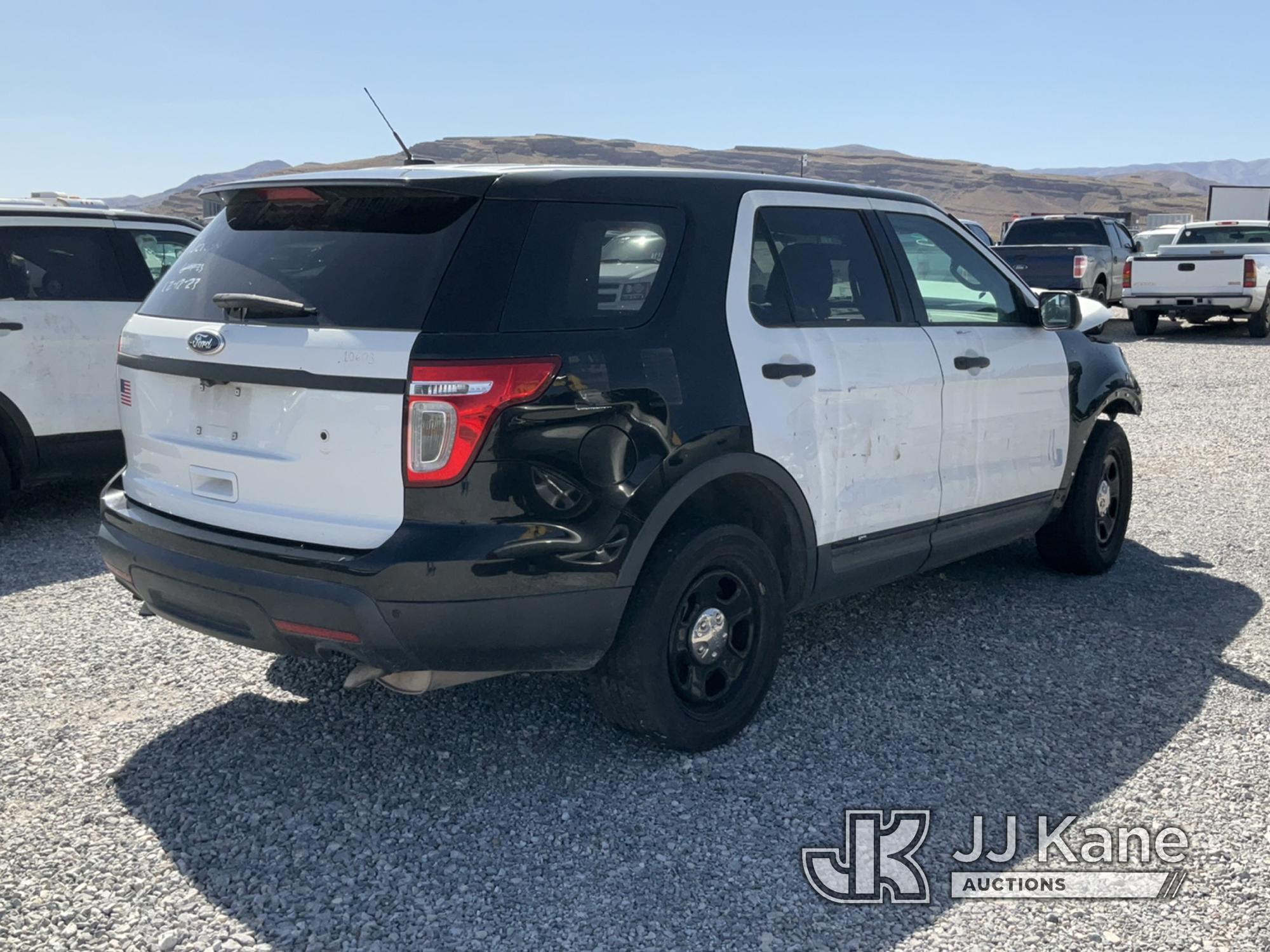 (Las Vegas, NV) 2015 Ford Explorer AWD Police Interceptor Towed In, Wrecked, Missing Parts Turns Ove