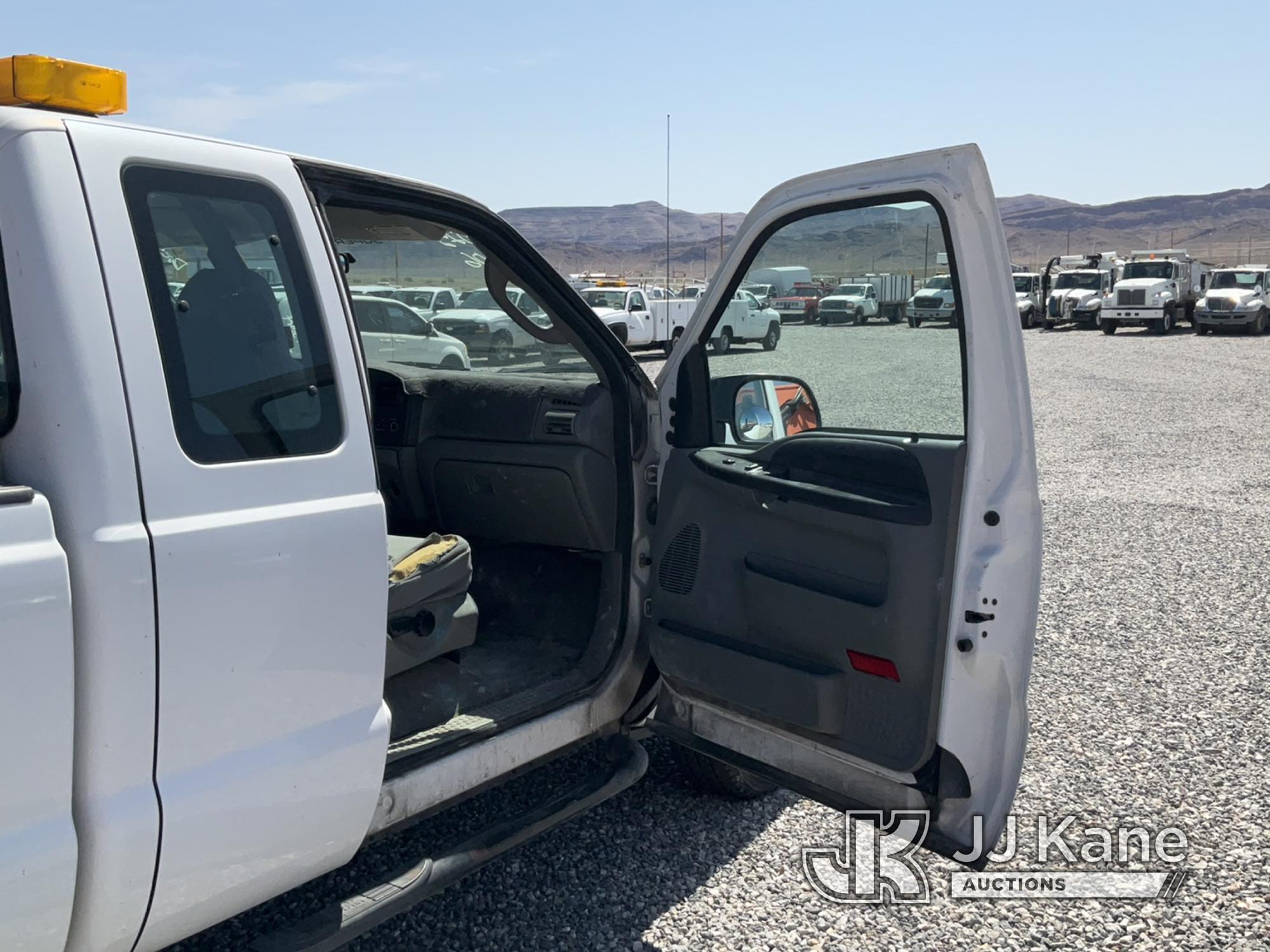 (Las Vegas, NV) 2006 Ford F250 Towed In, Body Damage Turns Over Will Not Start & Does Not Move