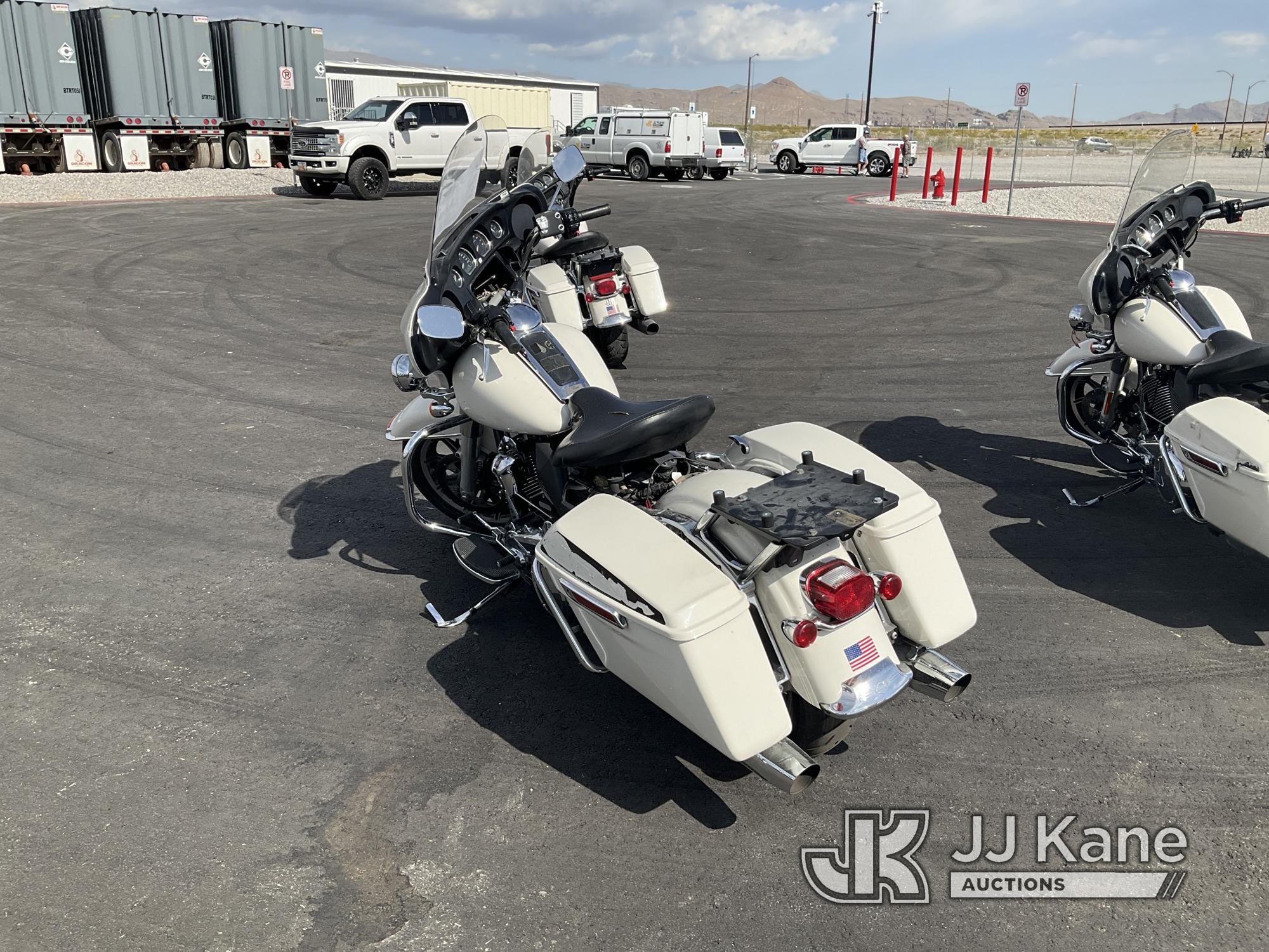 (Las Vegas, NV) 2017 Harley-Davidson FLHTP Police Jump To Start, Runs & Moves