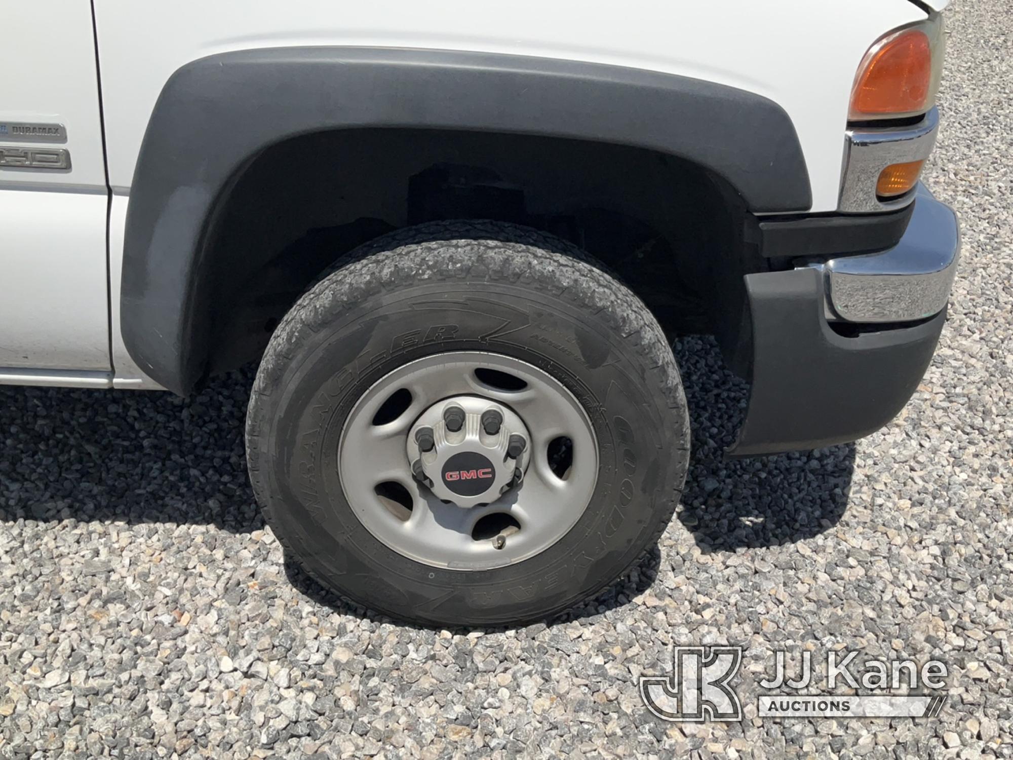 (Las Vegas, NV) 2006 GMC 2500 HD Body Damage, No Console Check Engine Light On, Runs & Moves