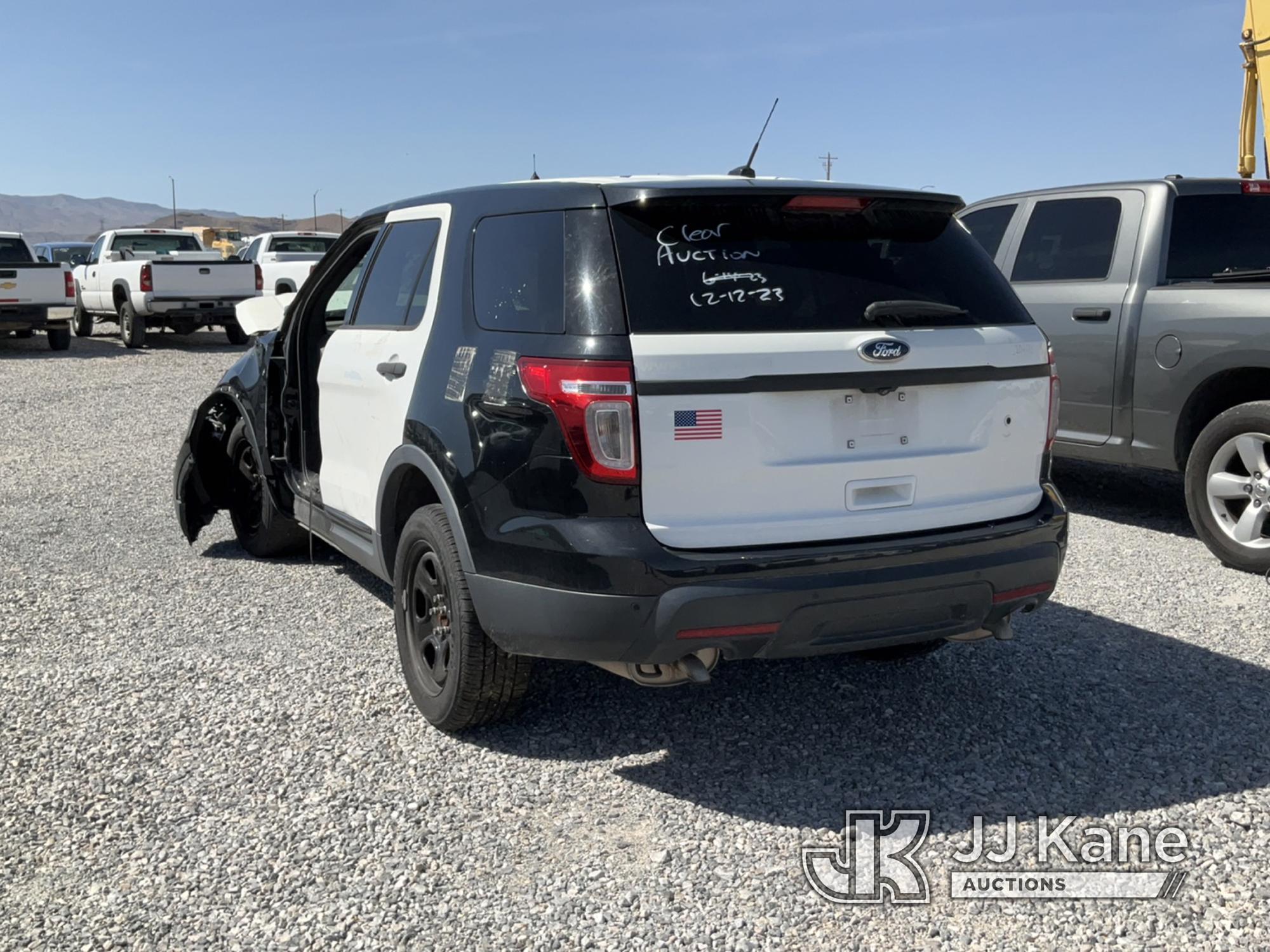 (Las Vegas, NV) 2015 Ford Explorer AWD Police Interceptor Towed In, Wrecked, Missing Parts Turns Ove