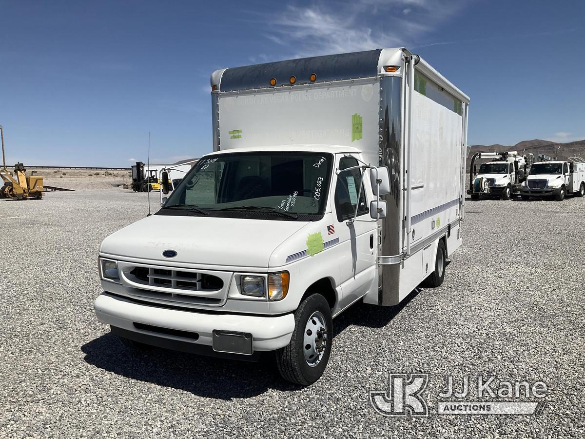 (Las Vegas, NV) 2002 Ford E450 CSI Unit, Onan Generator 0,307 Hrs. Runs & Moves