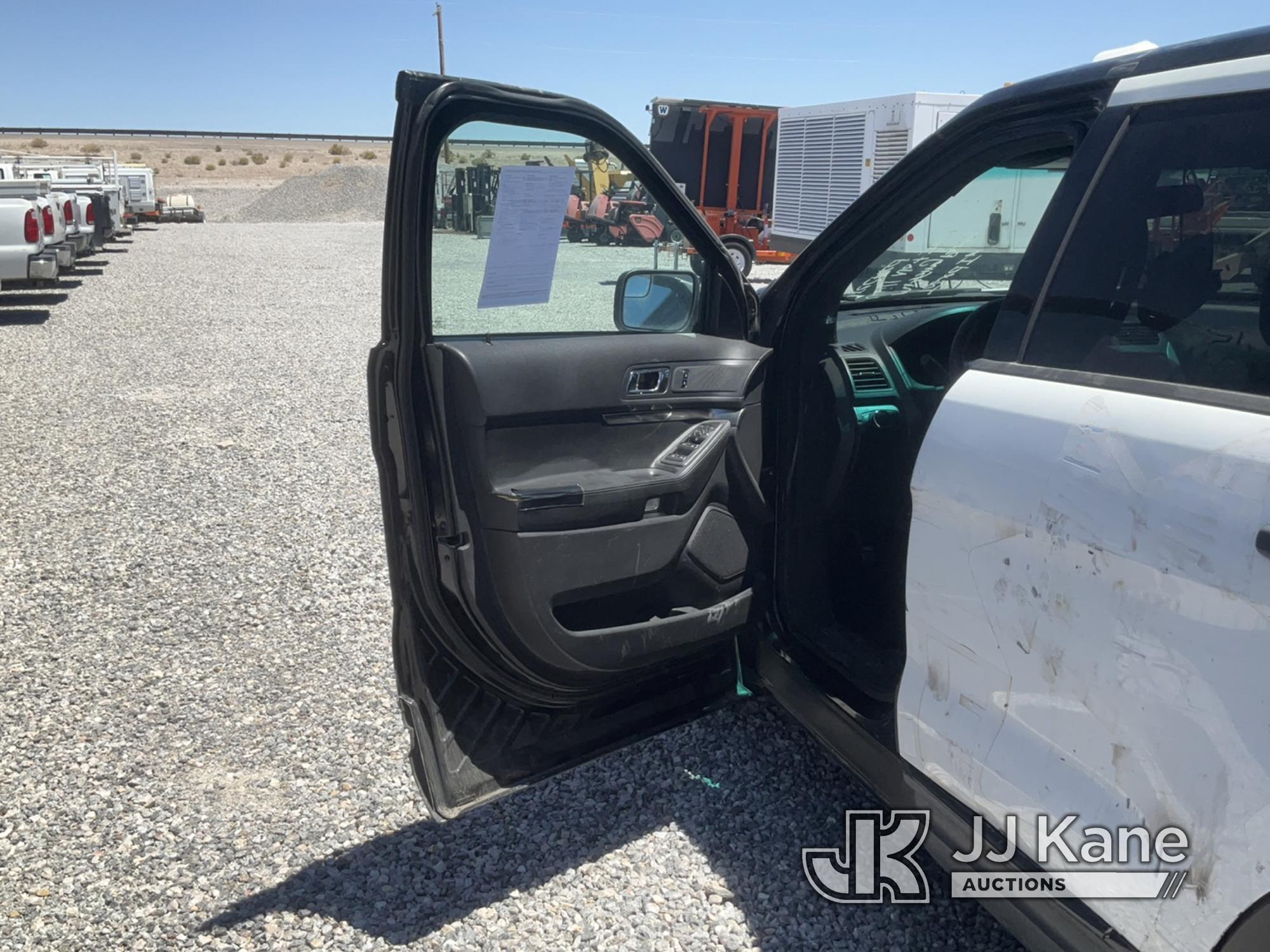 (Las Vegas, NV) 2015 Ford Explorer AWD Police Interceptor Towed In, Wrecked, Missing Parts Will Not