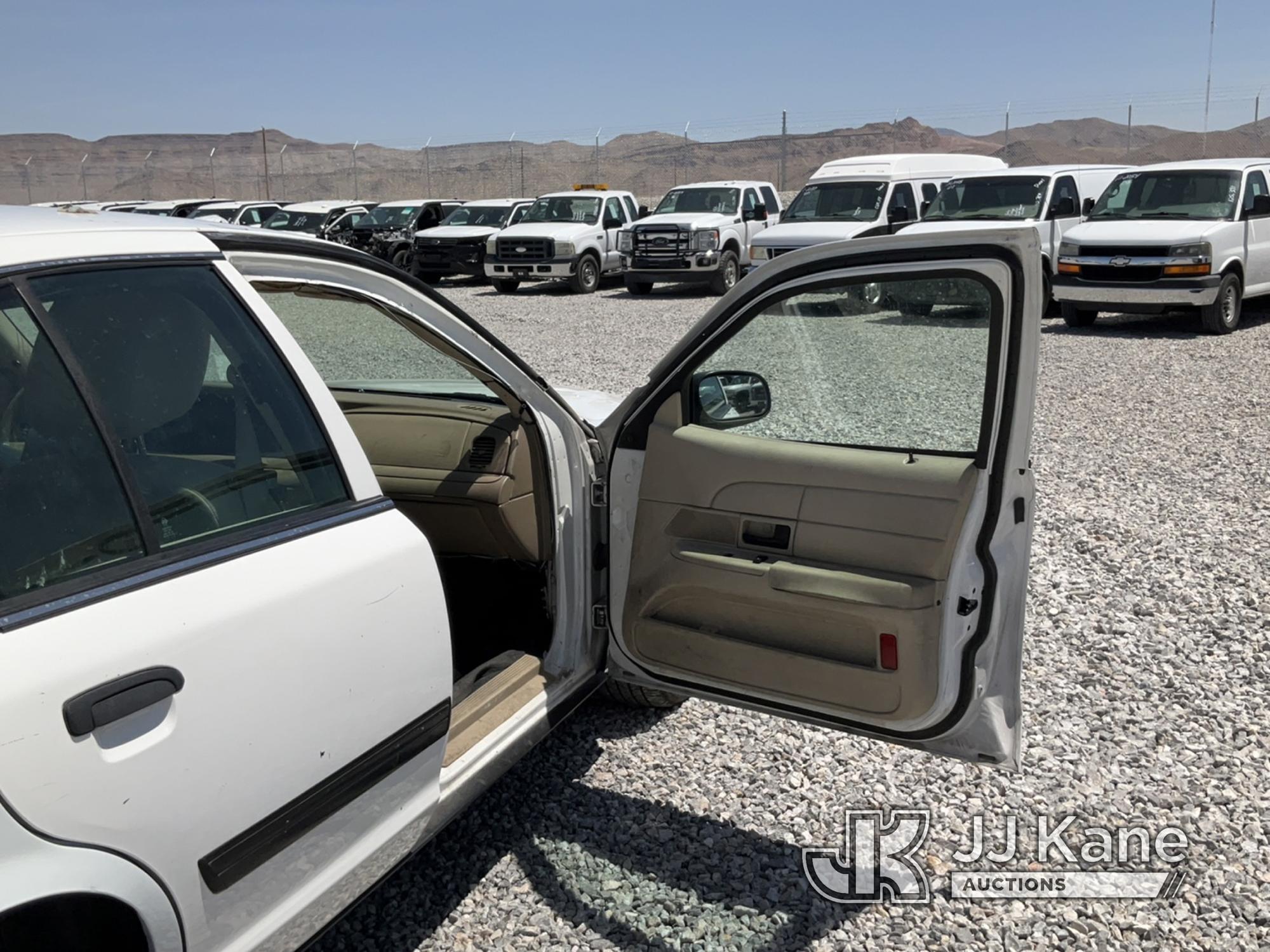 (Las Vegas, NV) 2011 Ford Crown Victoria Police Interceptor Interior Damage Runs & Moves