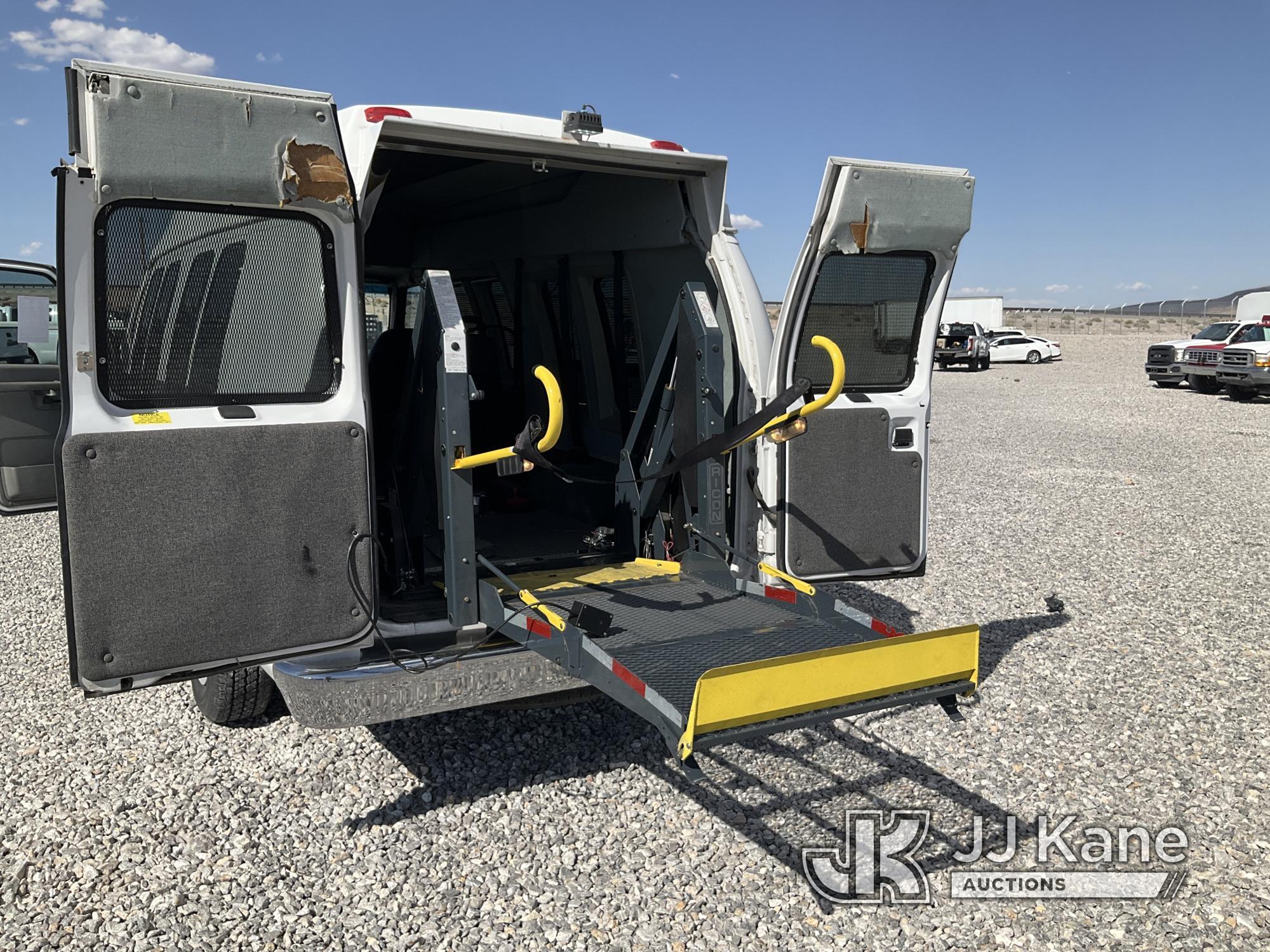 (Las Vegas, NV) 2007 Ford E350 Prisoner Transport, Wheel Chair Lift Runs & Moves