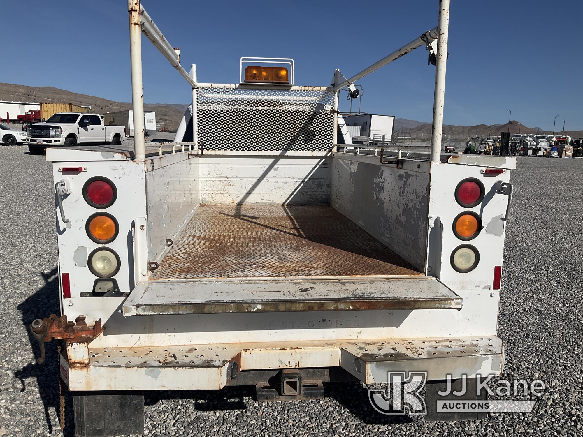 (Las Vegas, NV) 2006 Chevrolet 2500 Service Body 4X4 Interior Damage, Taxable Runs & Moves