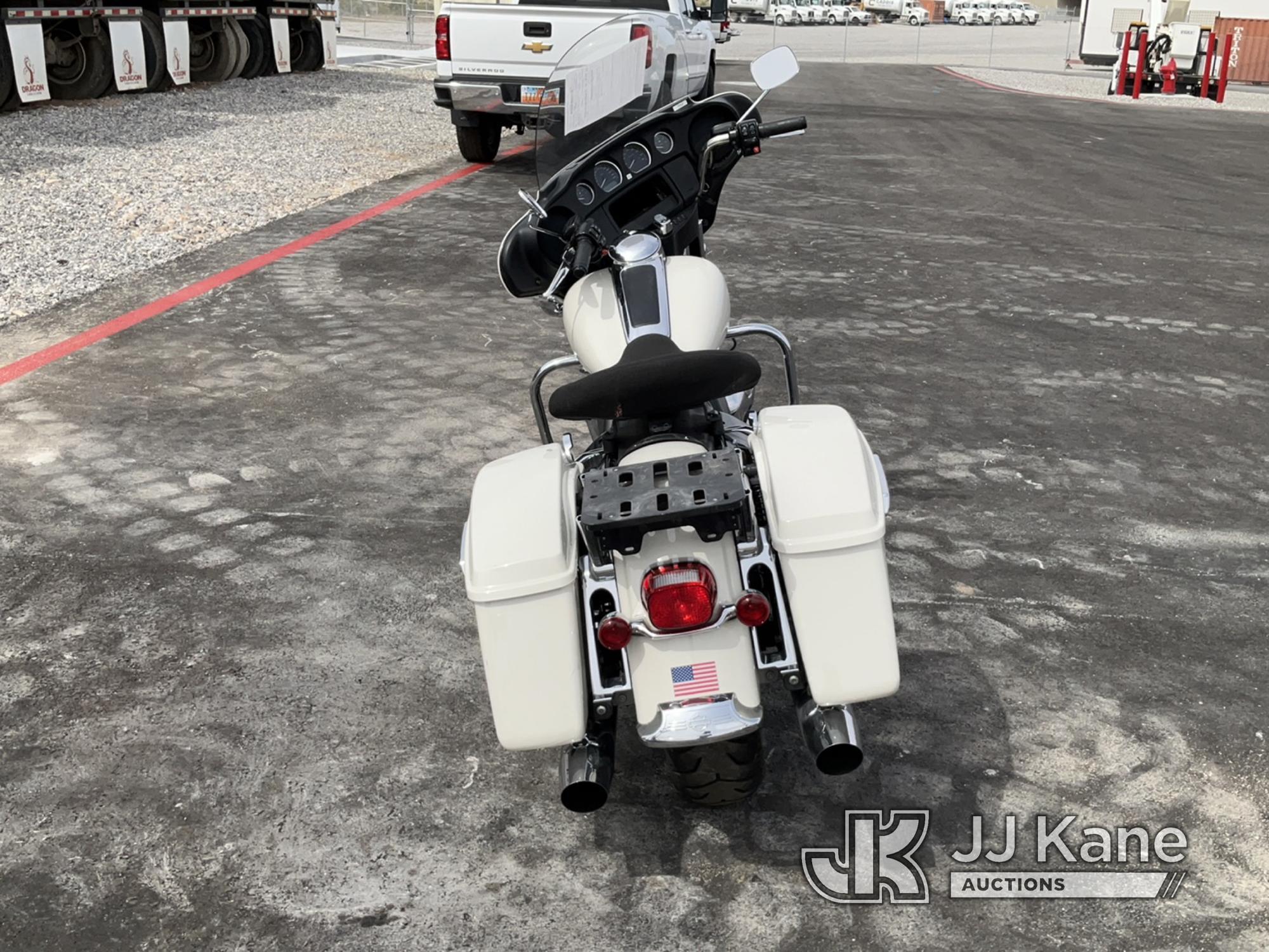 (Las Vegas, NV) 2017 Harley-Davidson FLHTP Police Runs & Moves