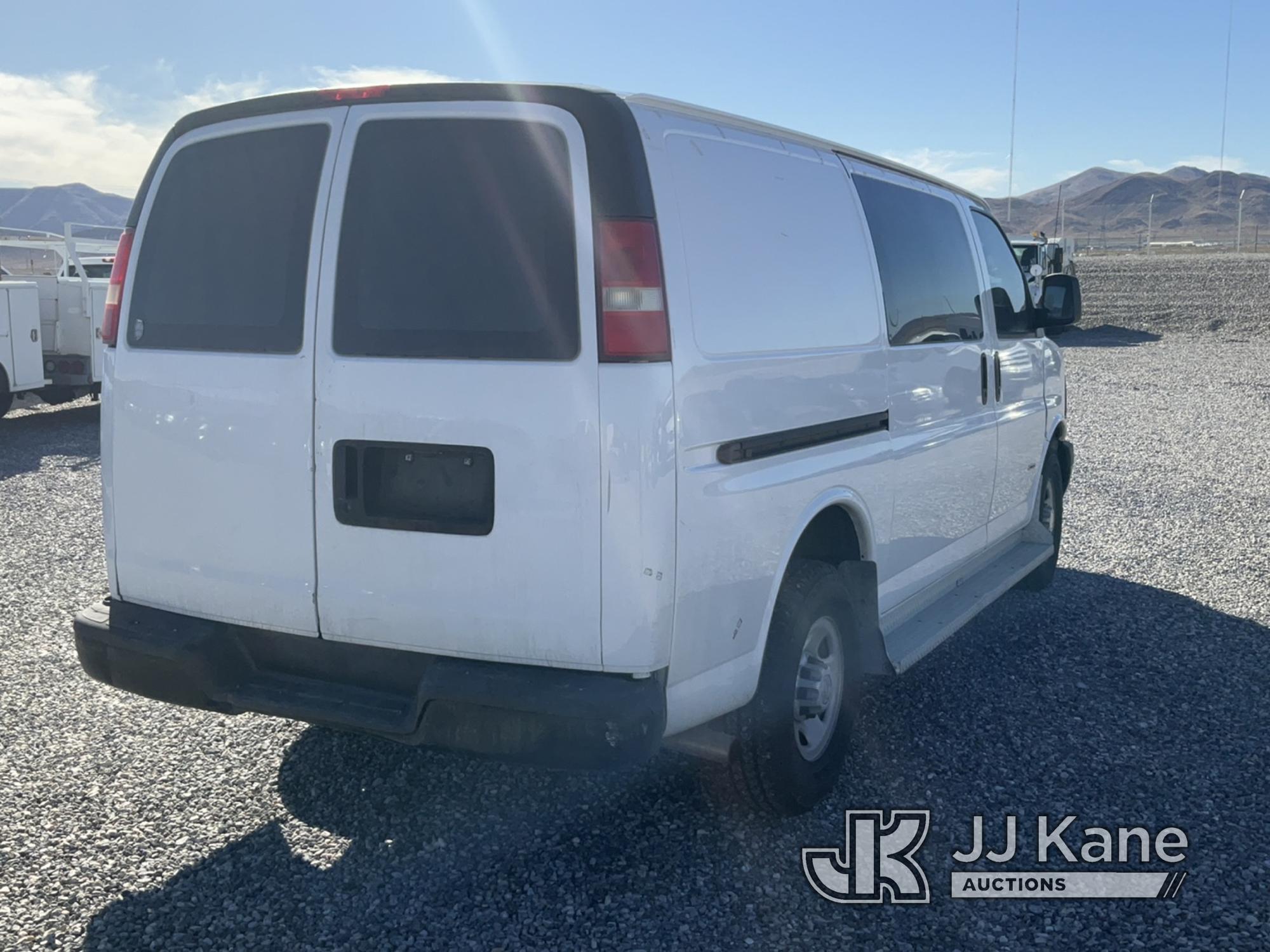 (Las Vegas, NV) 2007 Chevrolet Express G2500 Cargo Van, Body Damage Runs & Moves