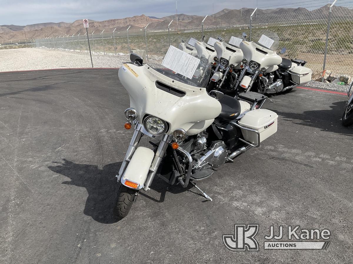 (Las Vegas, NV) 2017 Harley-Davidson FLHTP Police Runs & Moves