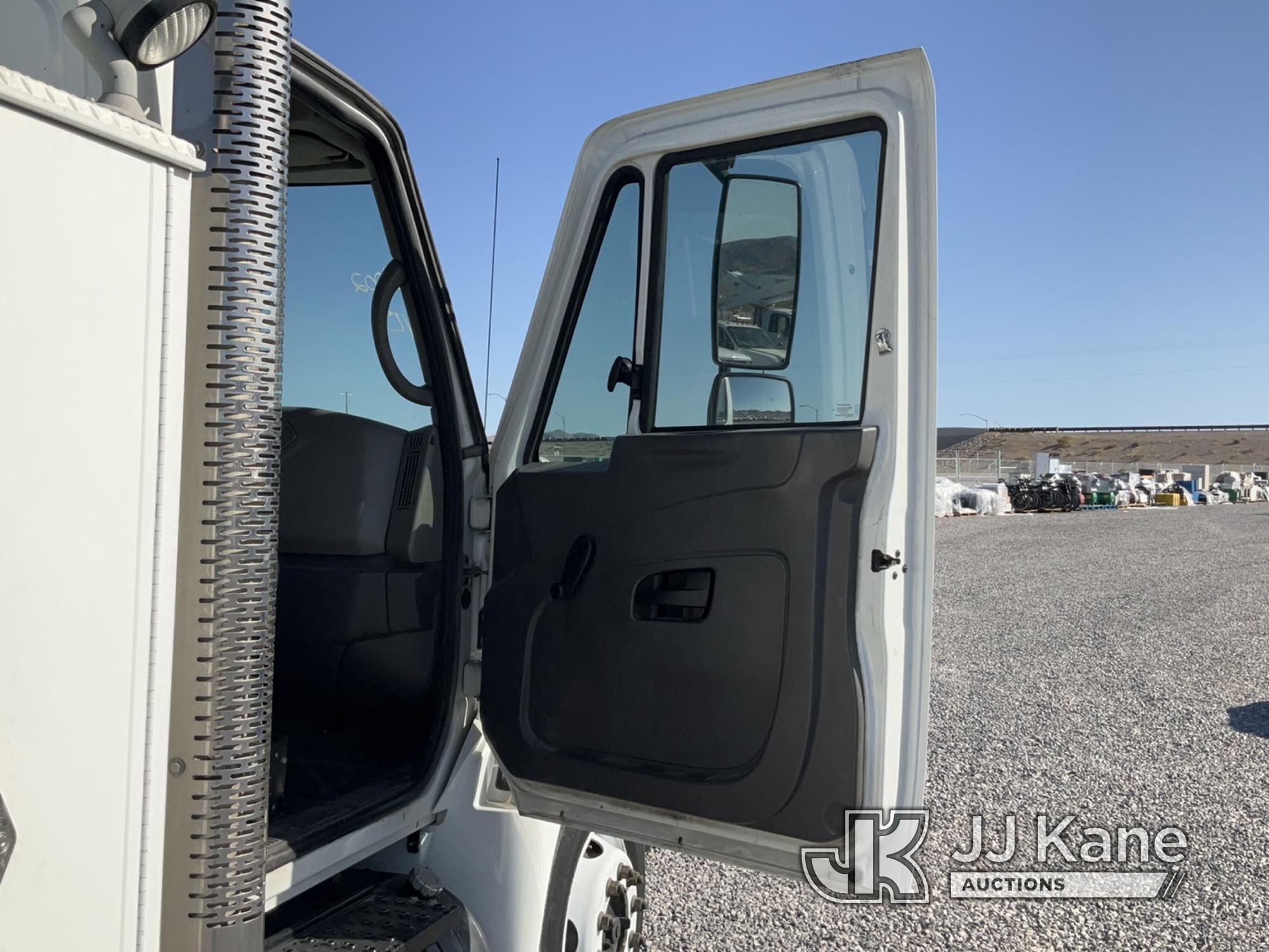 (Las Vegas, NV) 2010 International 4300 DuraStar W/ Venturo H150KX Crane Runs & Moves