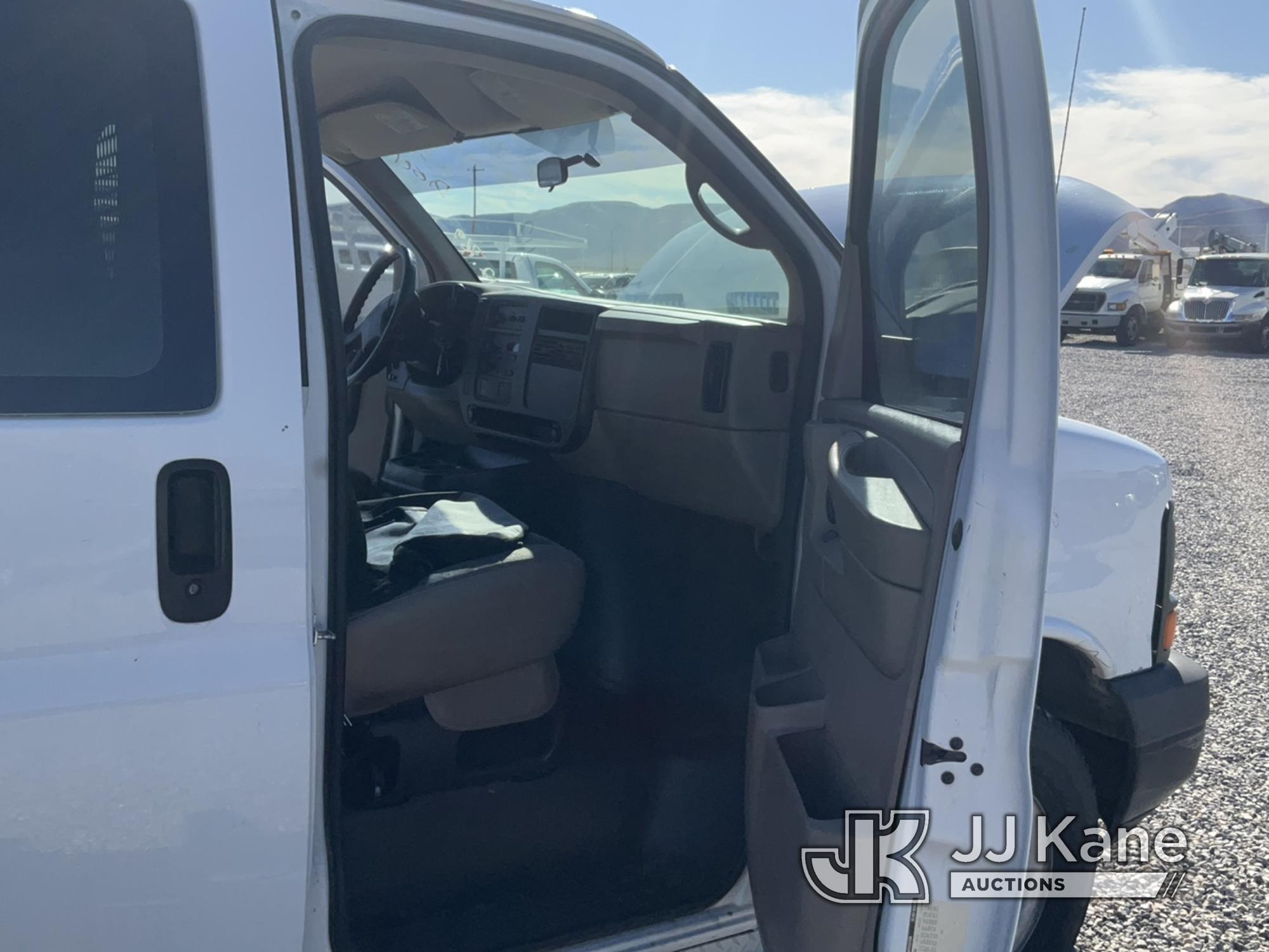 (Las Vegas, NV) 2007 Chevrolet Express G2500 Cargo Van, Body Damage Runs & Moves