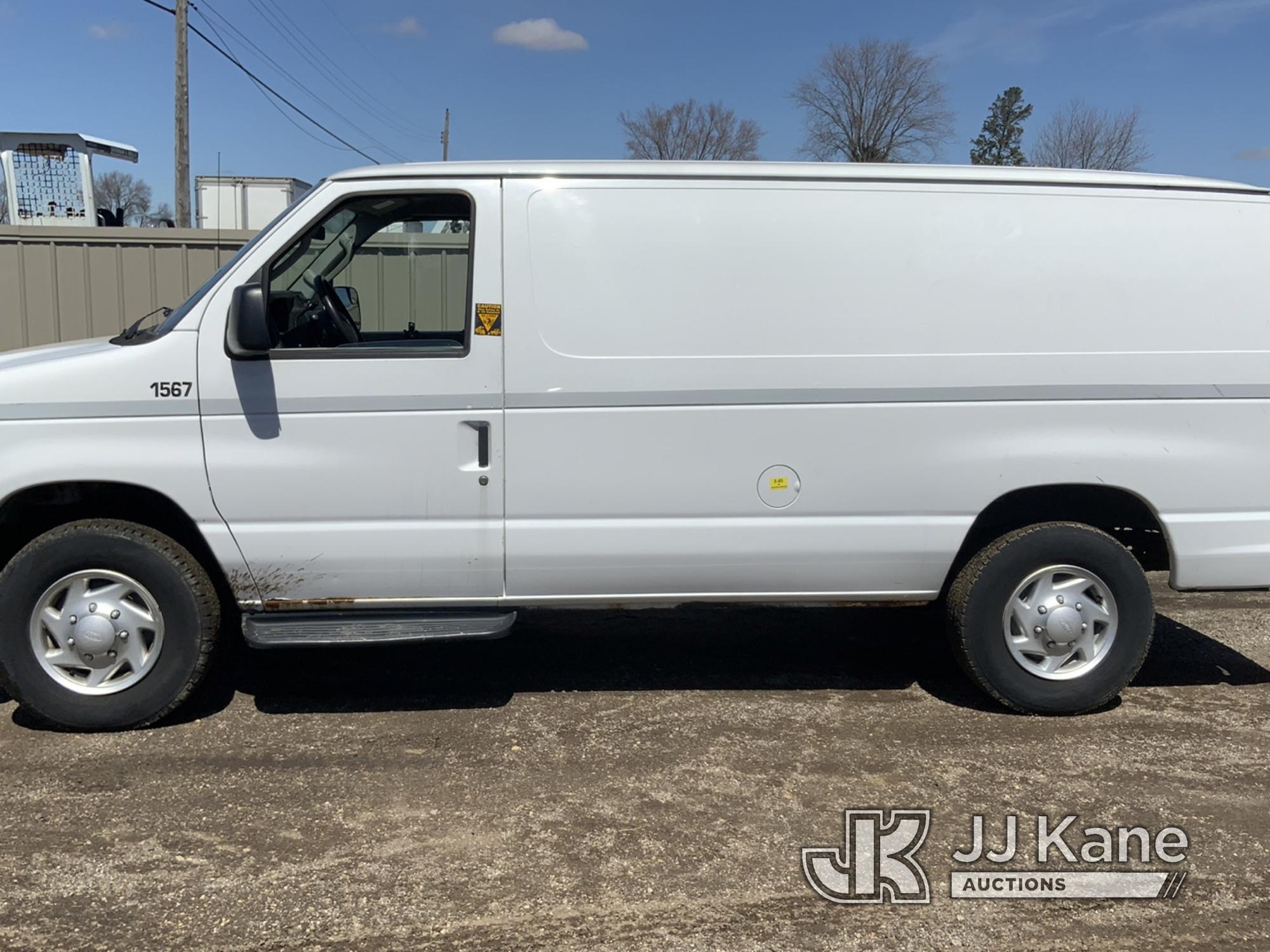 (South Beloit, IL) 2012 Ford E250 Cargo Van Runs & Moves) (Check Engine Light On