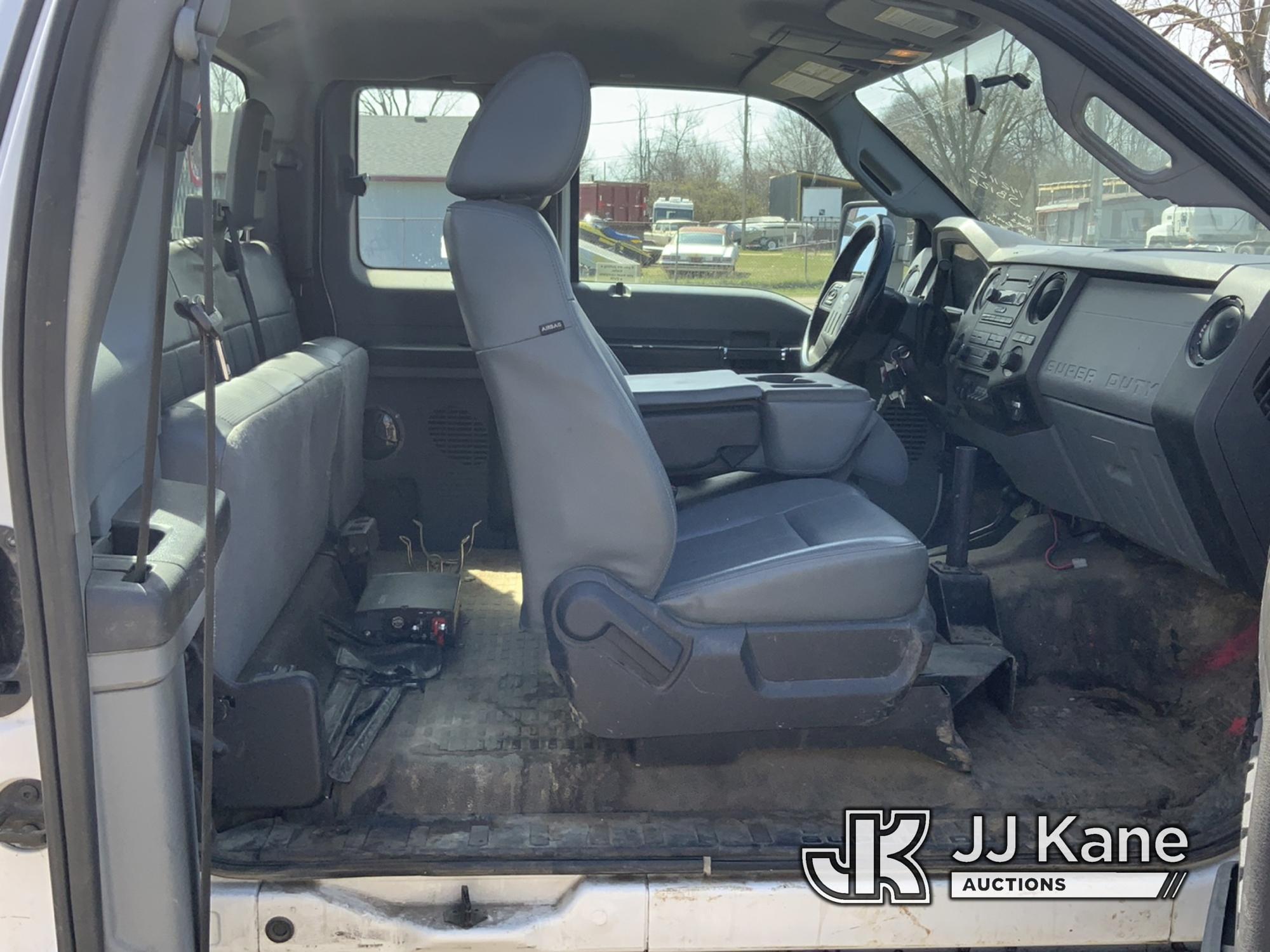 (South Beloit, IL) 2015 Ford F250 4x4 Extended-Cab Pickup Truck Runs & Moves) (Check Engine Light On