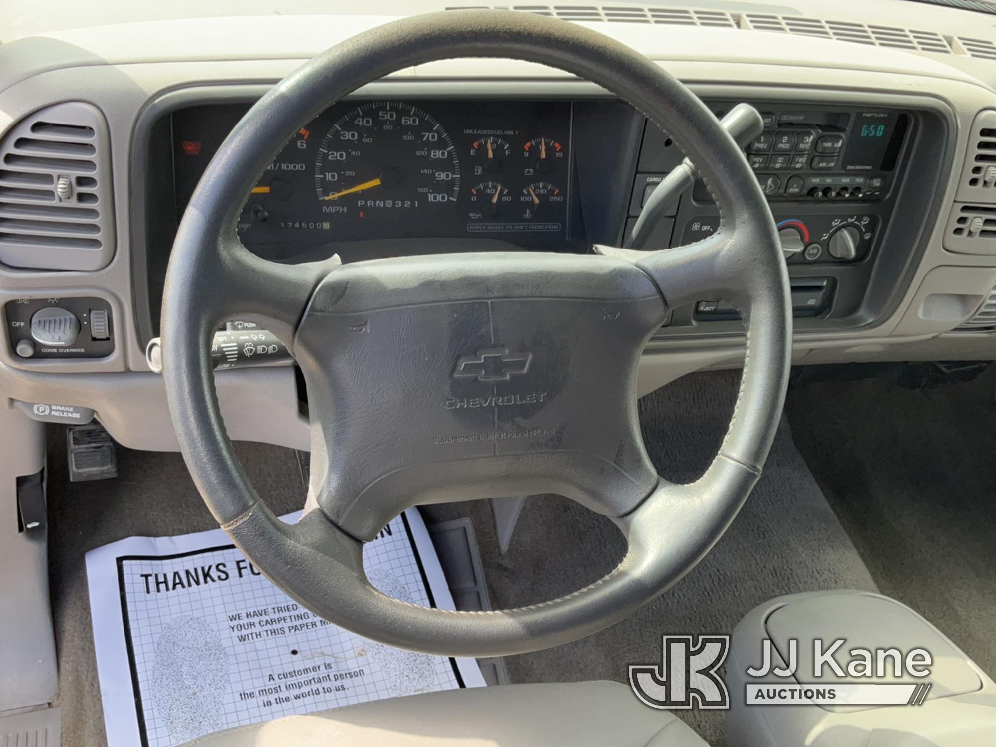 (South Beloit, IL) 1996 Chevrolet Silverado 1500 4x4 Extended-Cab Pickup Truck Runs, Moves, Service