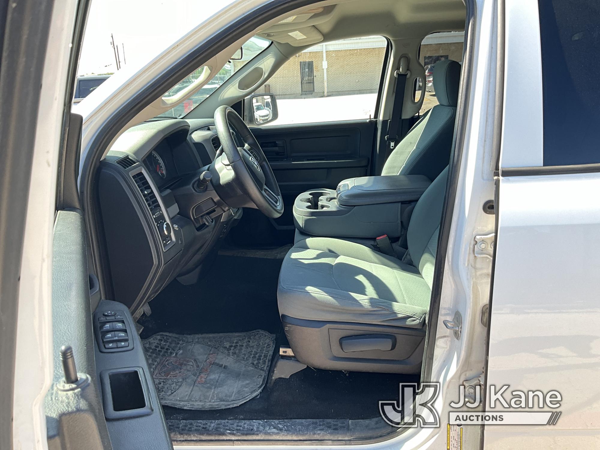 (Azle, TX) 2014 RAM 1500 4x4 Extended-Cab Pickup Truck Runs & Moves) (ABS Warning Light On, TPMS War