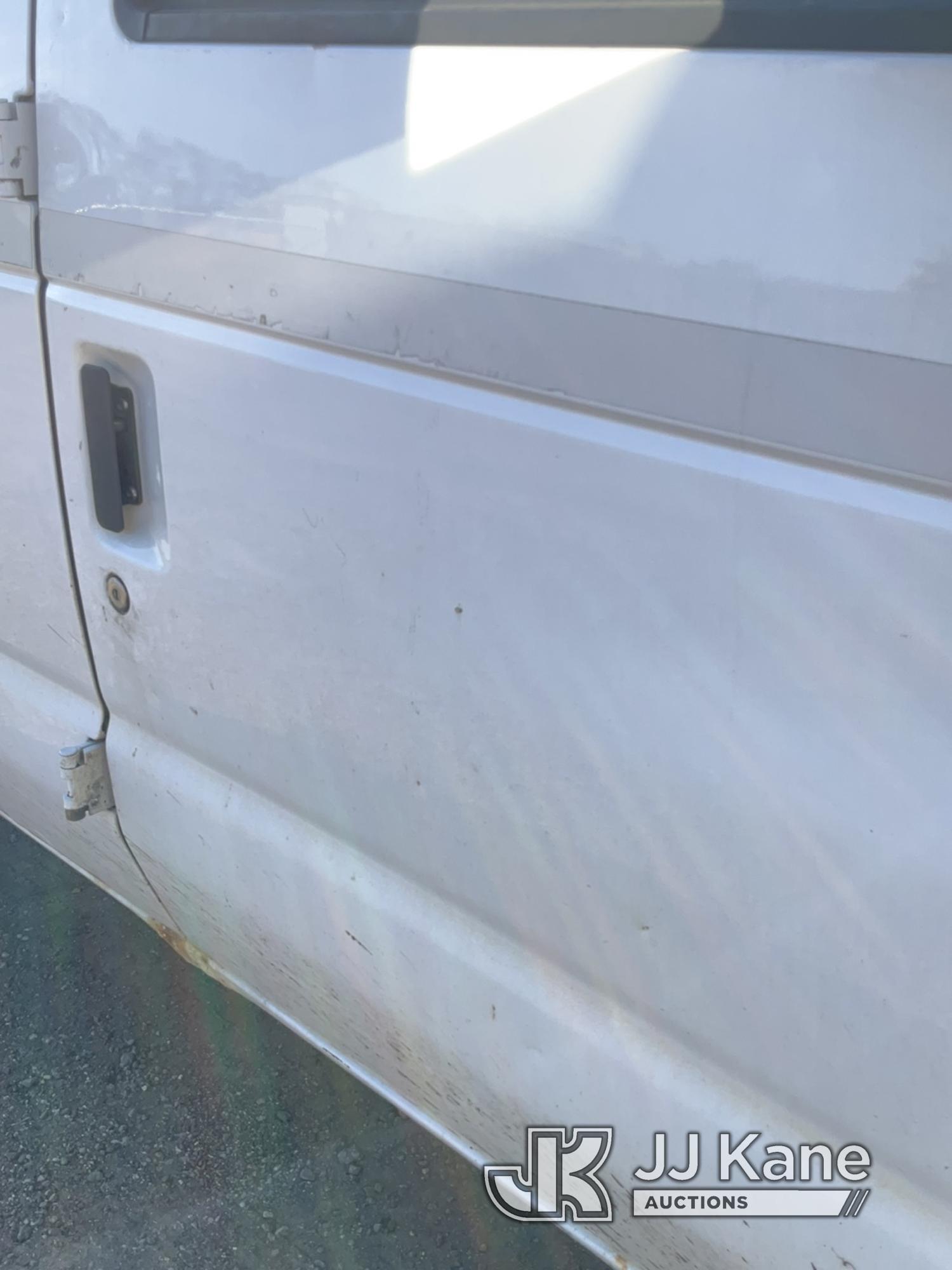 (South Beloit, IL) 2011 Ford E250 Cargo Van Runs & Moves) (Paint Damage, Body Damage