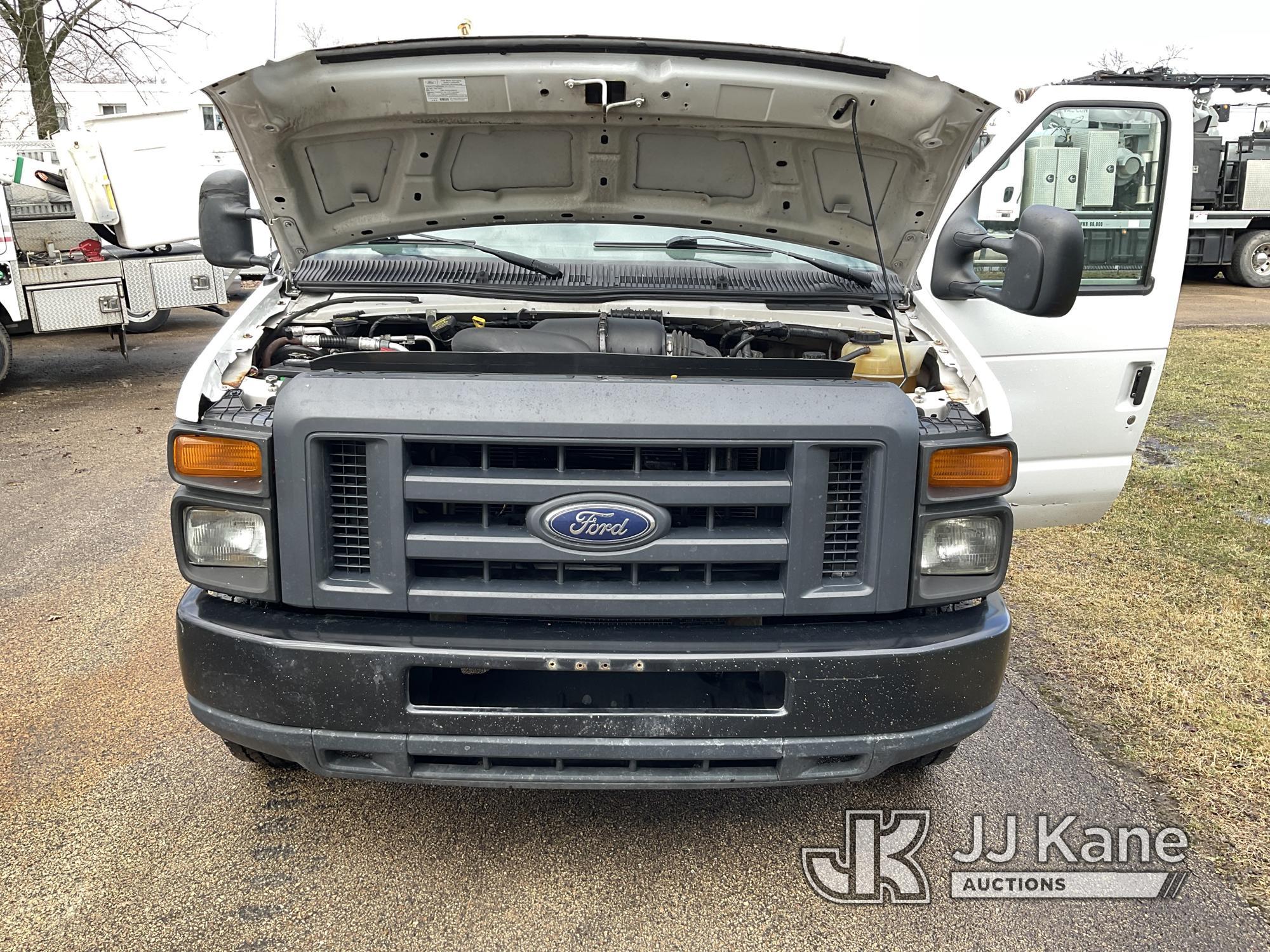 (Neenah, WI) 2013 Ford E150 Cargo Van Runs & Moves) (Some Rust & Body Damage-Refer To Photos.