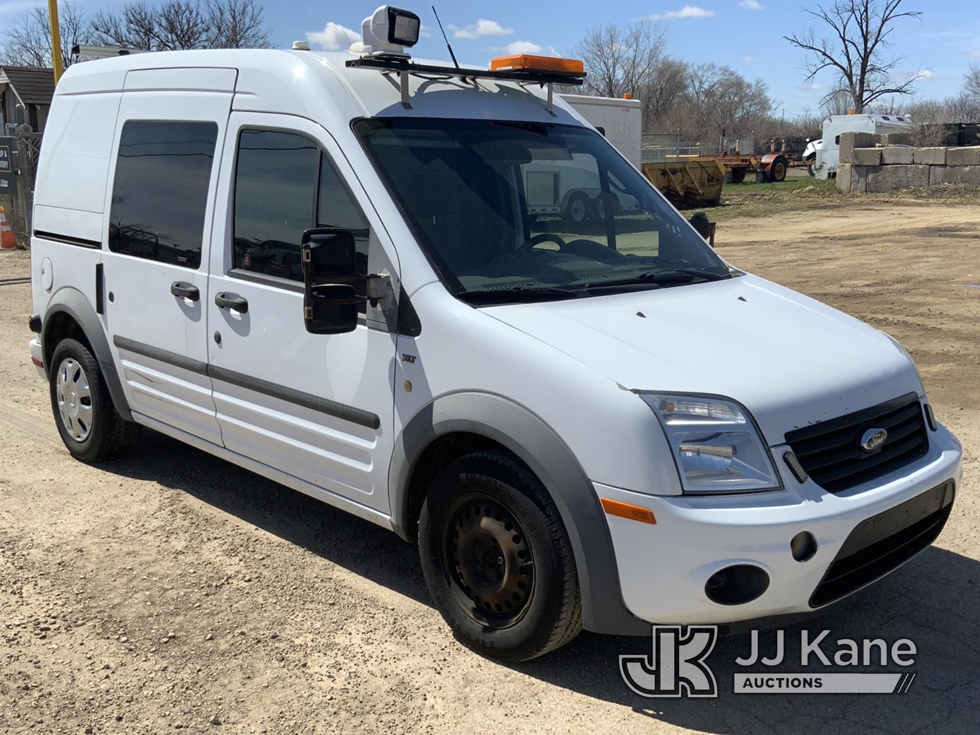 (South Beloit, IL) 2013 Ford Transit Connect Cargo Van Runs & Moves) (Rear Passenger Side Wheel Lock