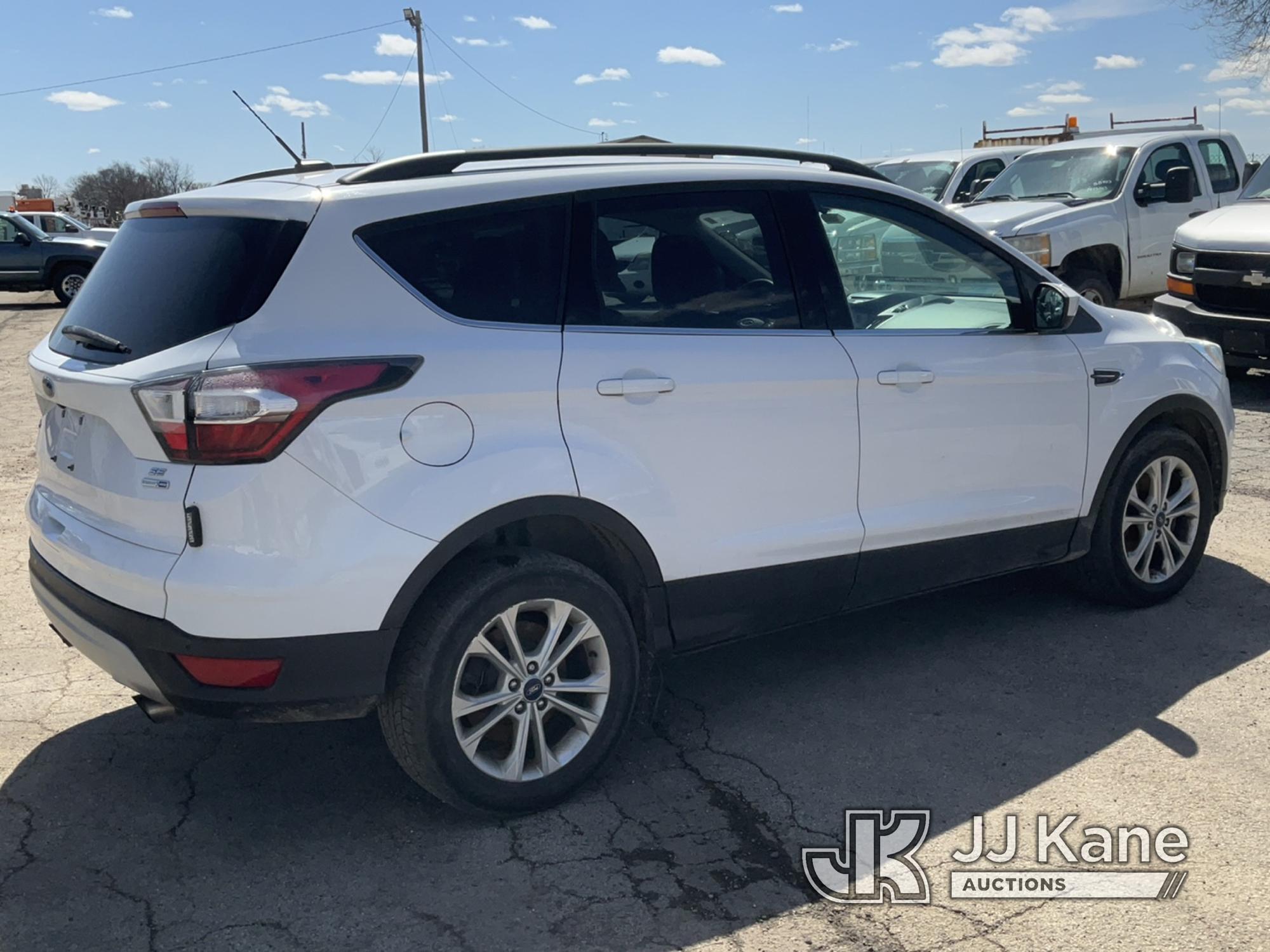 (South Beloit, IL) 2017 Ford Escape 4x4 Sport Utility Vehicle Runs & Moves) (Jump to Start-Needs Bat