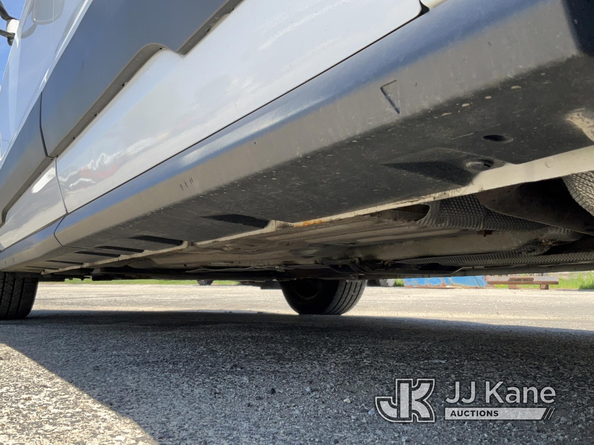 (South Beloit, IL) 2014 Ford Transit Connect Cargo Van Runs & Moves) (Paint Damage