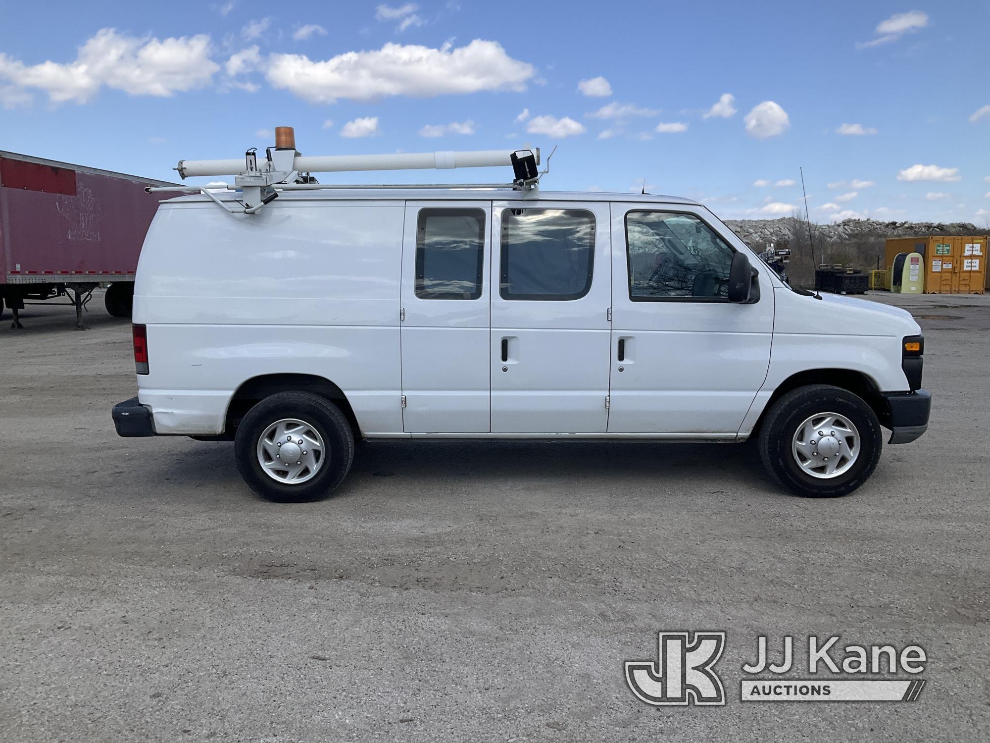 (Kansas City, MO) 2010 Ford E250 Cargo Van Runs & Moves) (Runs A Little Rough, Check Engine & TPS Li