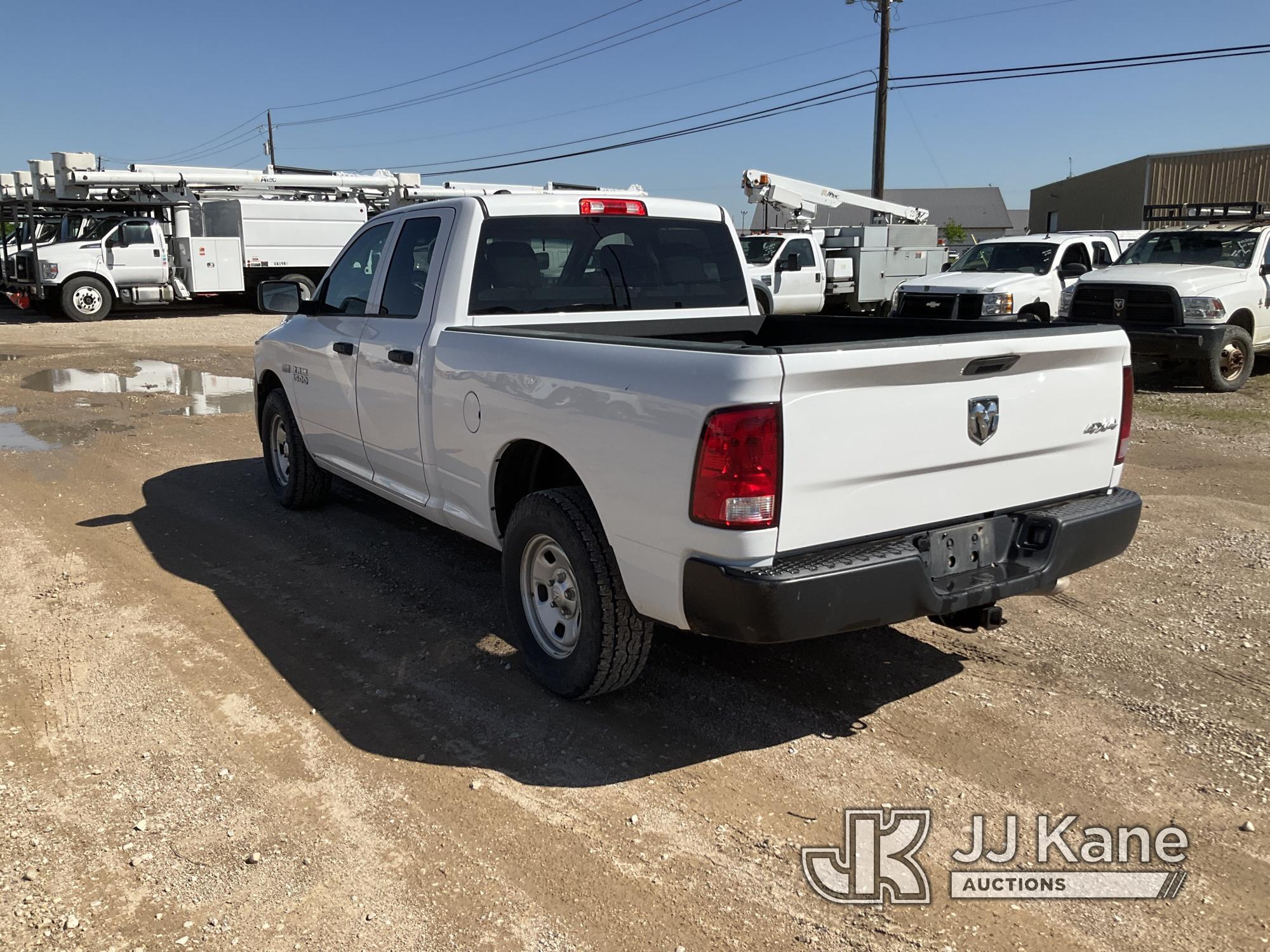 (Waxahachie, TX) 2017 RAM 1500 4x4 Extended-Cab Pickup Truck Runs & Moves,