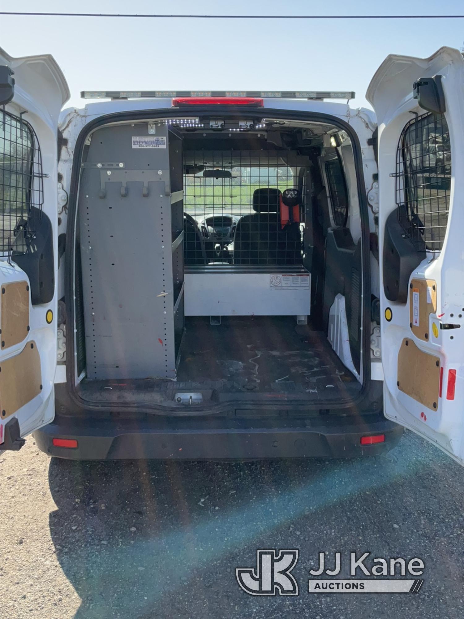 (South Beloit, IL) 2014 Ford Transit Connect Cargo Van Runs & Moves) (Rust Damage