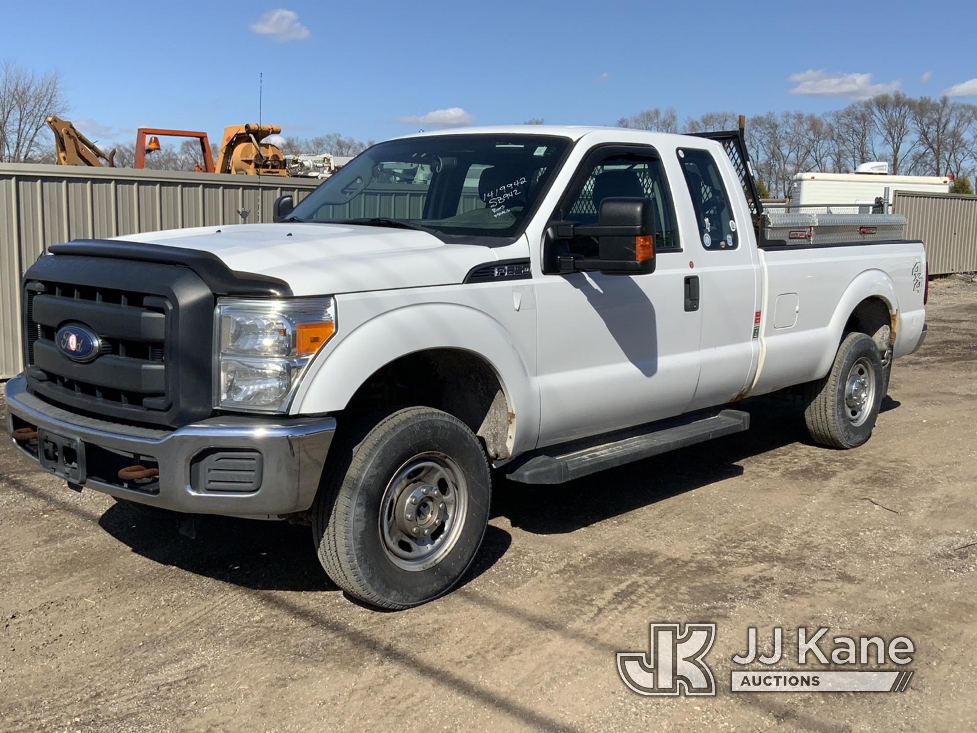 (South Beloit, IL) 2013 Ford F250 4x4 Extended-Cab Pickup Truck Runs & Moves) (Body Damage, Rust Dam