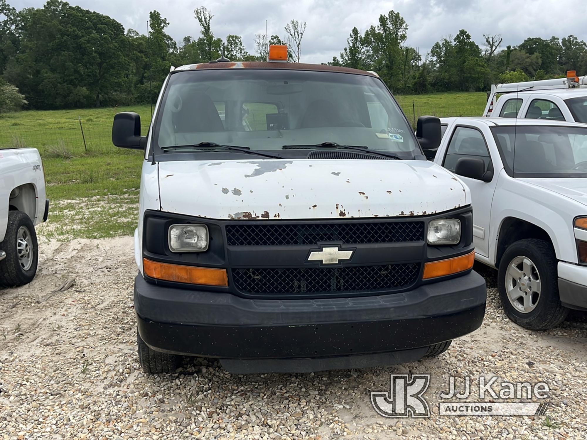 (Robert, LA) 2011 Chevrolet Express G3500 Cargo Van Not Running, Condition Unknown) (Dash Lights Up,