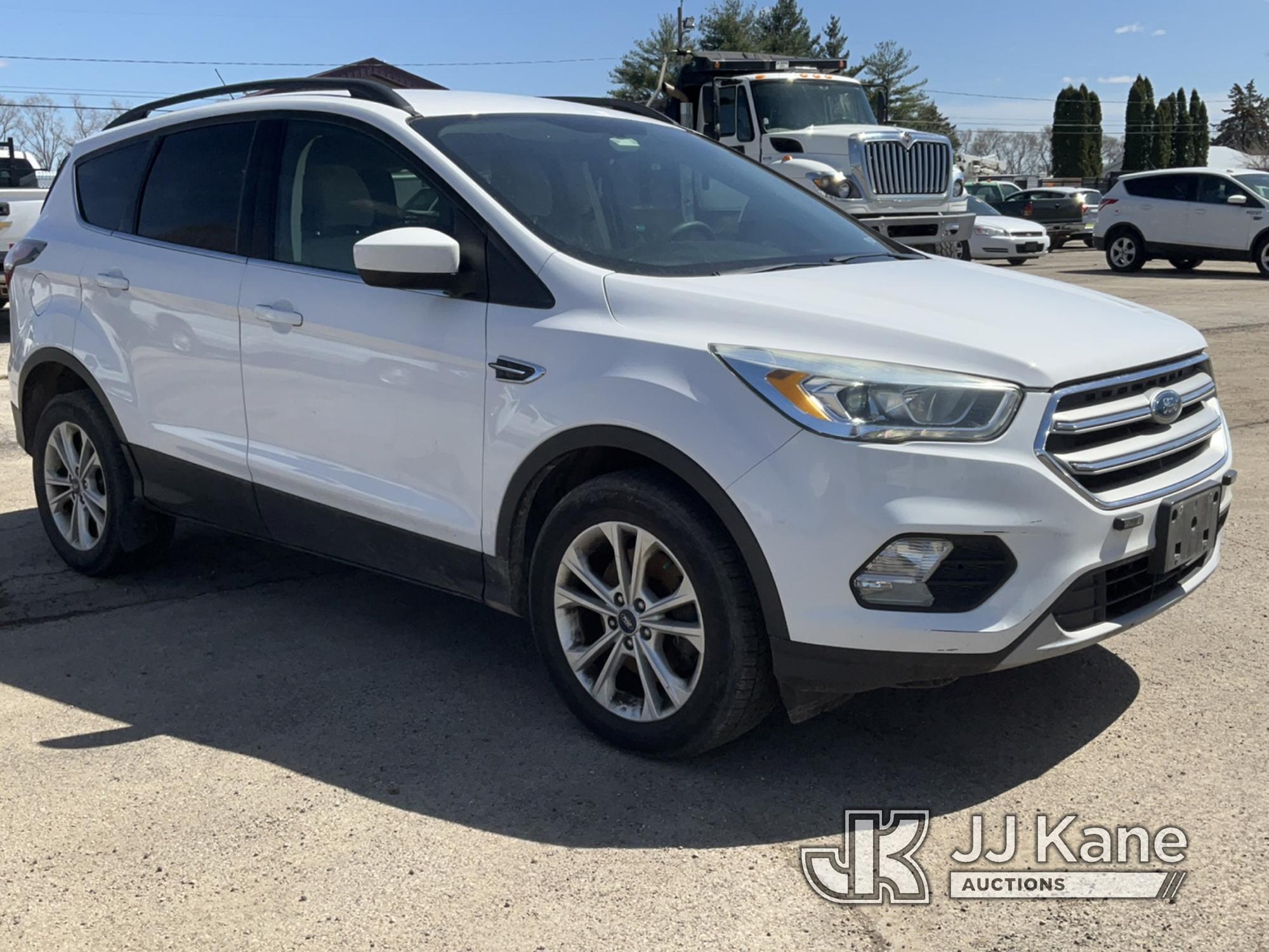 (South Beloit, IL) 2017 Ford Escape 4x4 Sport Utility Vehicle Runs & Moves) (Jump to Start-Needs Bat