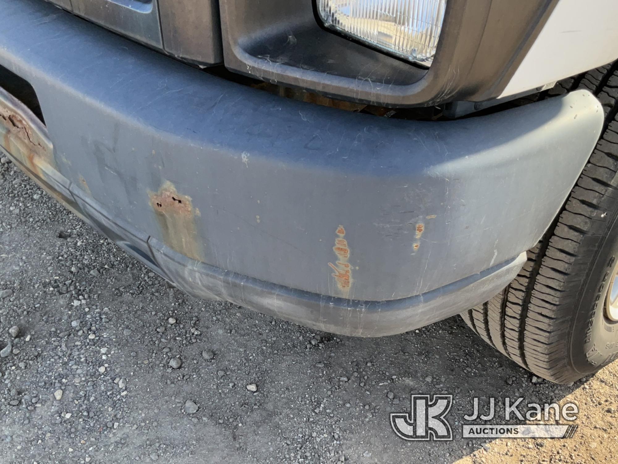 (South Beloit, IL) 2011 Ford E250 Cargo Van Runs & Moves) (Paint Damage, Body Damage