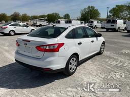 (Hawk Point, MO) 2013 Ford Focus 4 DR Sedan Runs & moves. (Minor Paint Damage