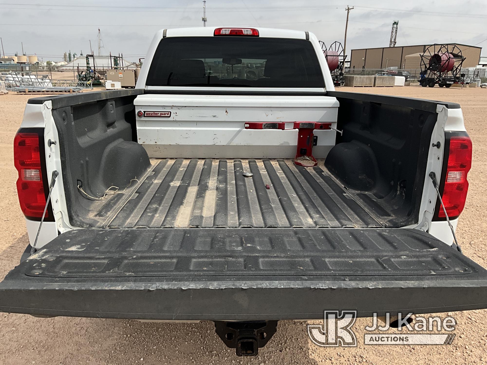 (Midland, TX) 2018 Chevrolet Silverado 2500HD 4x4 Extended-Cab Pickup Truck Runs & Moves) (Jump To S