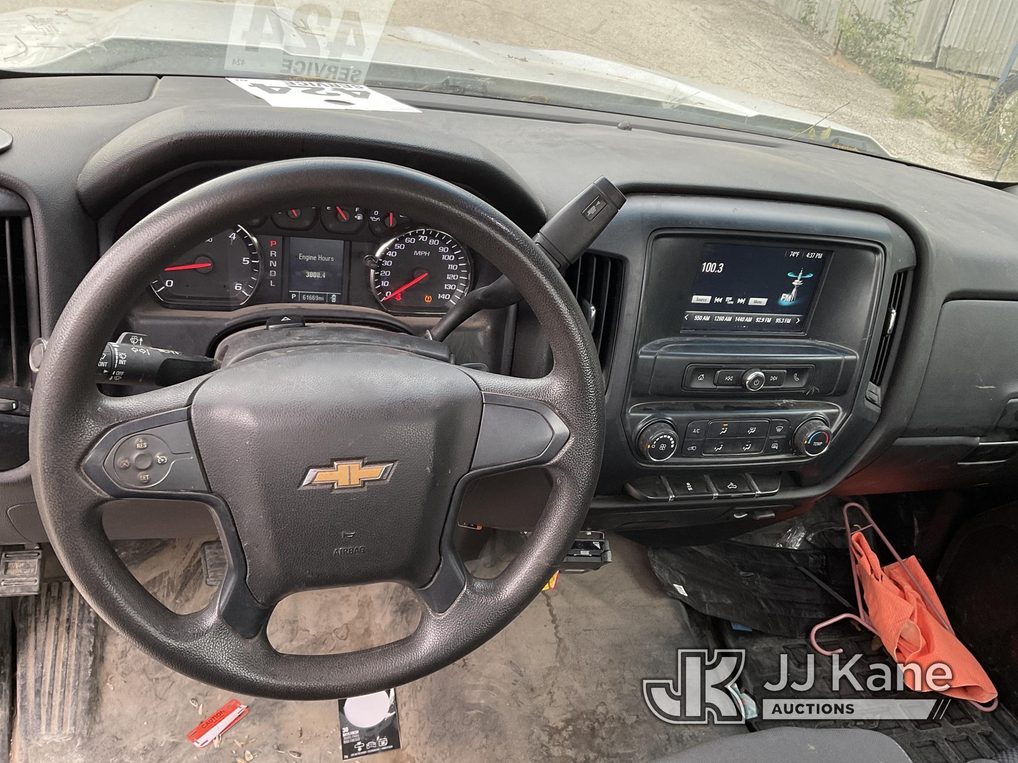 (San Antonio, TX) 2018 Chevrolet Silverado 1500 Pickup Truck Runs & Moves. Service tire monitor Syst