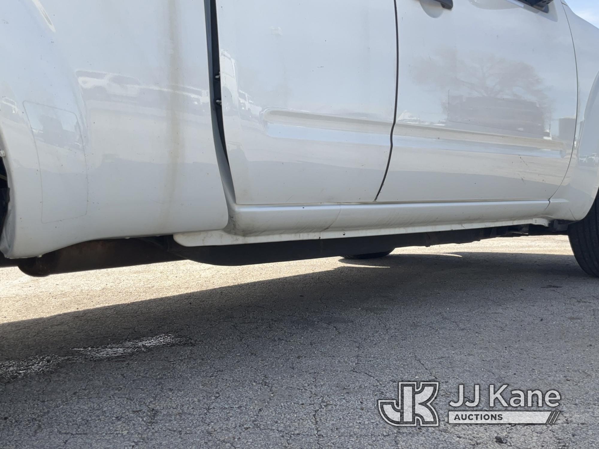 (South Beloit, IL) 2017 Nissan Frontier Extended-Cab Pickup Truck Runs &  Moves) (Body Damage, Paint