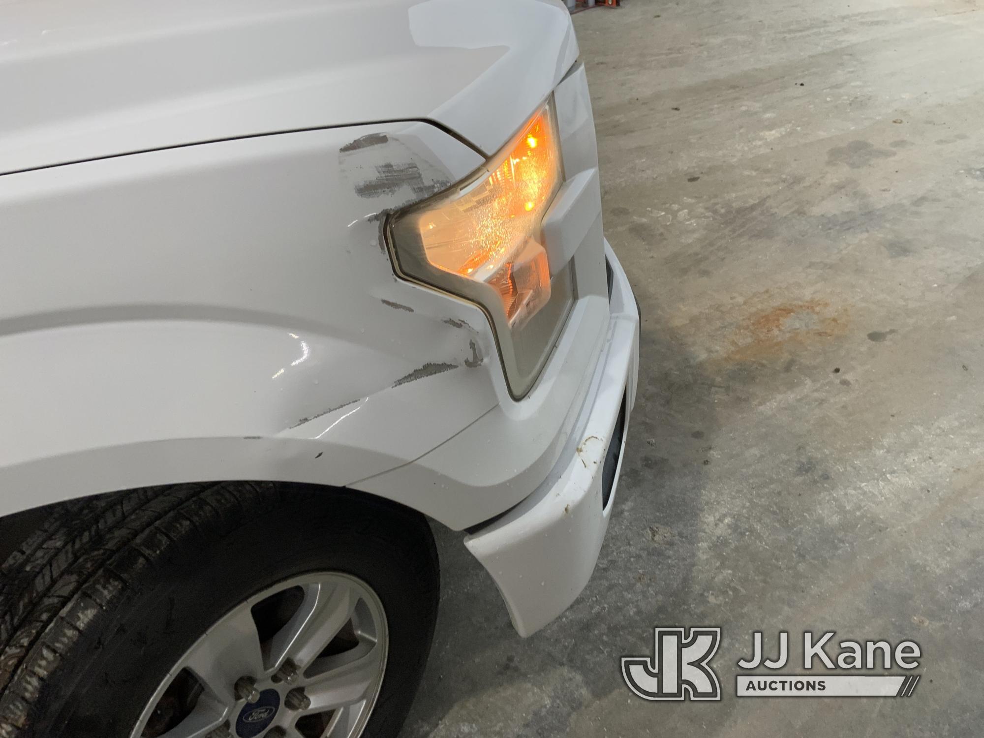 (Aubrey, TX) 2015 Ford F150 Extended-Cab Pickup Truck Runs & Moves) (Body damage