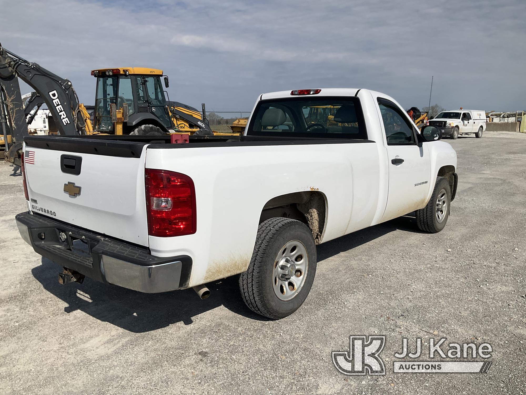 (Hawk Point, MO) 2010 Chevrolet Silverado 1500 Pickup Truck Runs & Moves) (Rust & Paint Damage