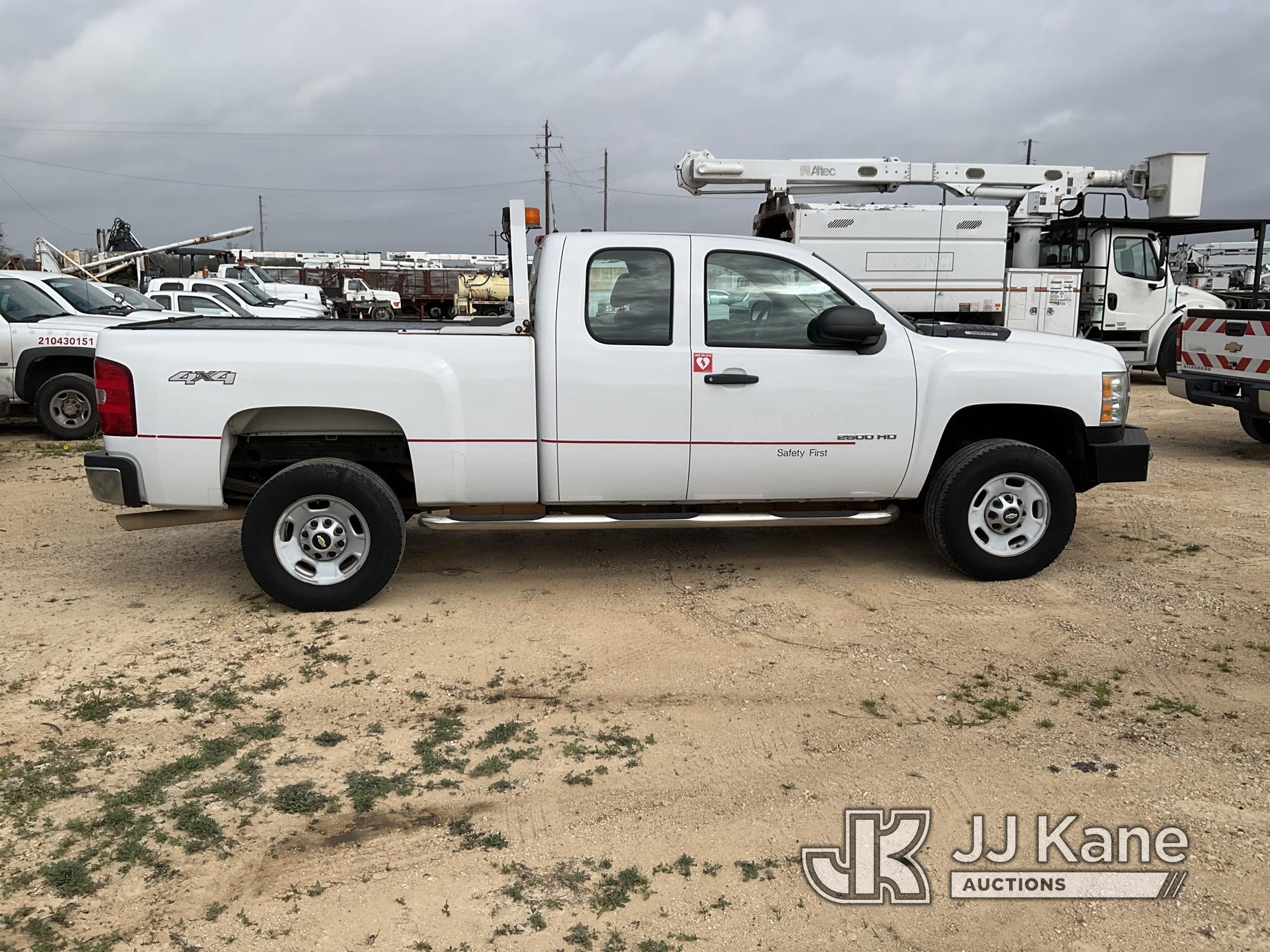 (Houston, TX) 2012 Chevrolet Silverado 2500HD 4x4 Extended-Cab Pickup Truck Runs & Moves) (Jump To S