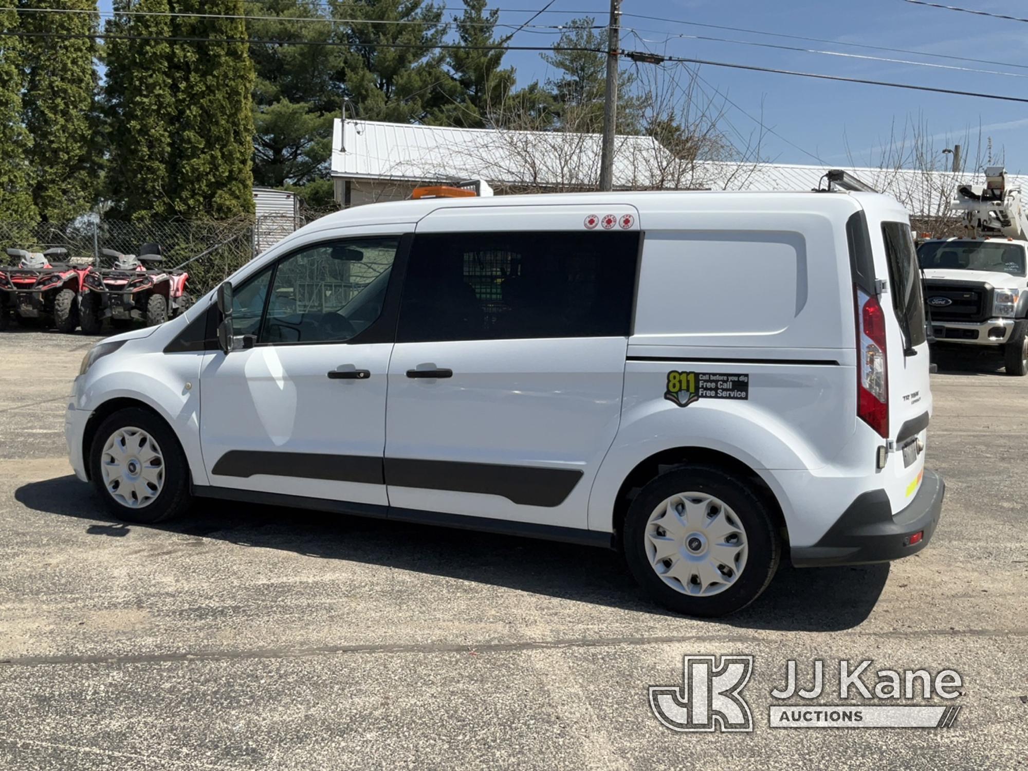 (South Beloit, IL) 2014 Ford Transit Connect Cargo Van Runs & Moves) (Paint Damage