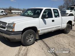 (South Beloit, IL) 2003 Chevrolet Silverado 1500 4x4 Extended-Cab Pickup Truck Runs, Moves, Rust Dam