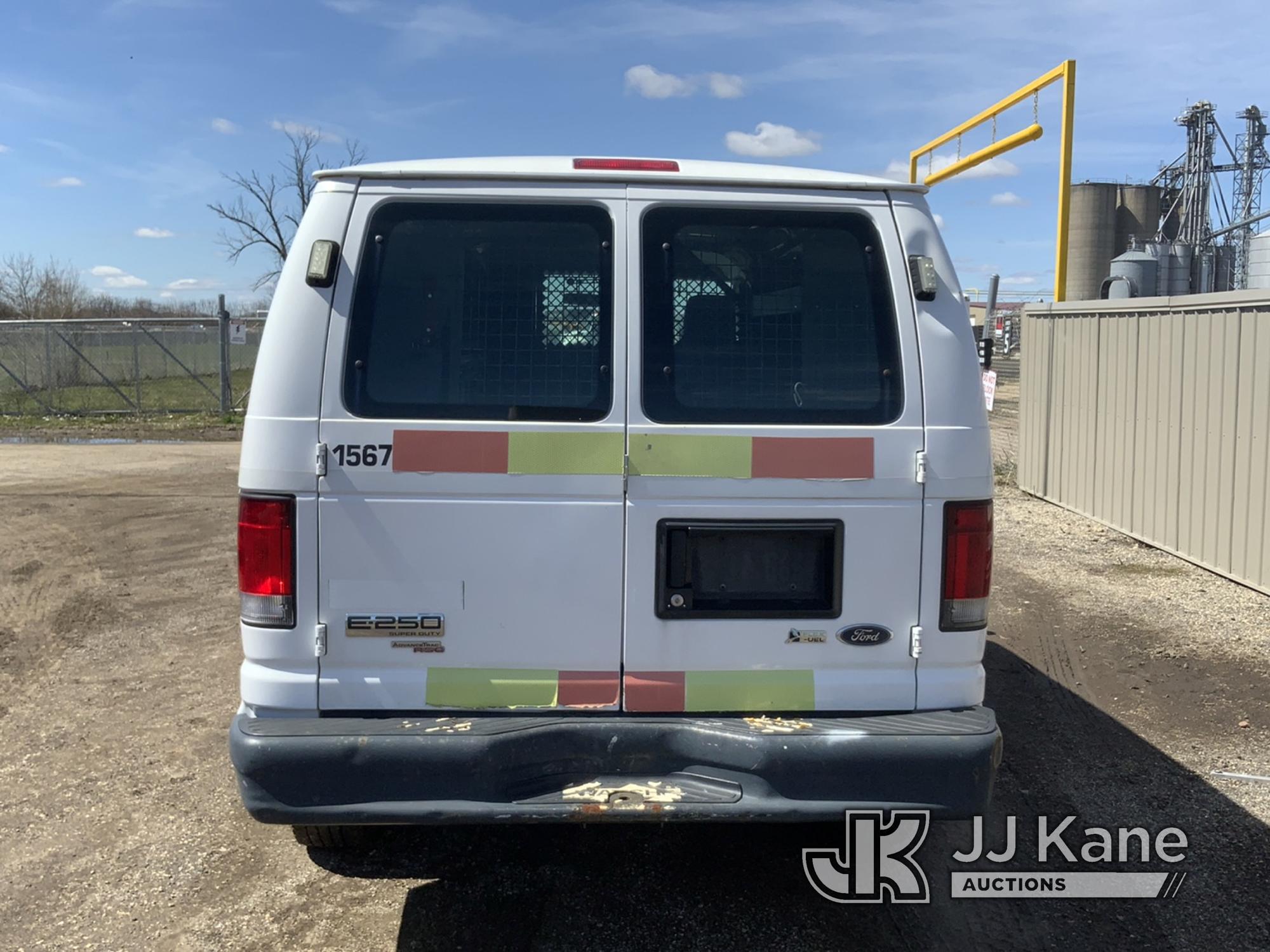 (South Beloit, IL) 2012 Ford E250 Cargo Van Runs & Moves) (Check Engine Light On