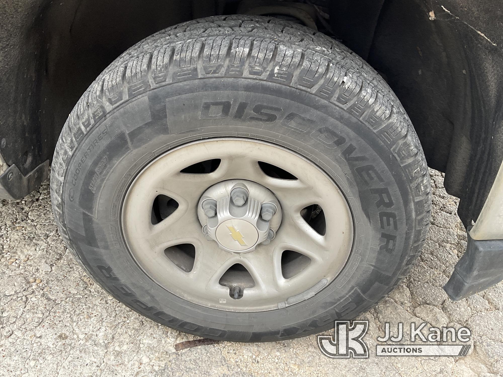 (San Antonio, TX) 2018 Chevrolet Silverado 1500 Pickup Truck Runs & Moves. Service tire monitor Syst