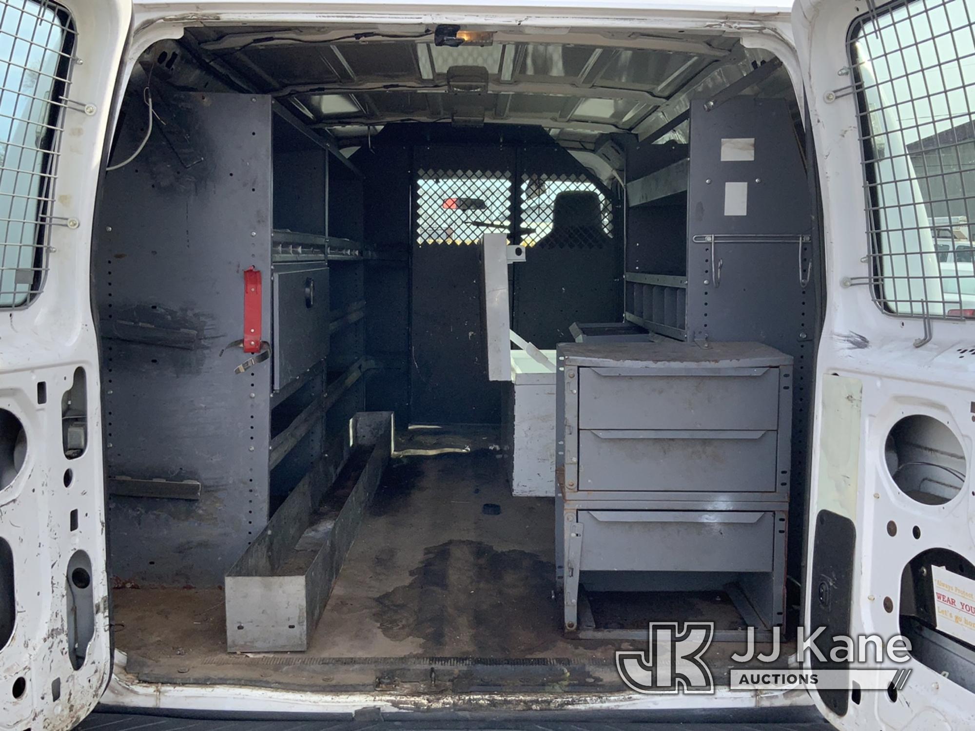 (South Beloit, IL) 2012 Ford E250 Cargo Van Runs & Moves) (Body Damage